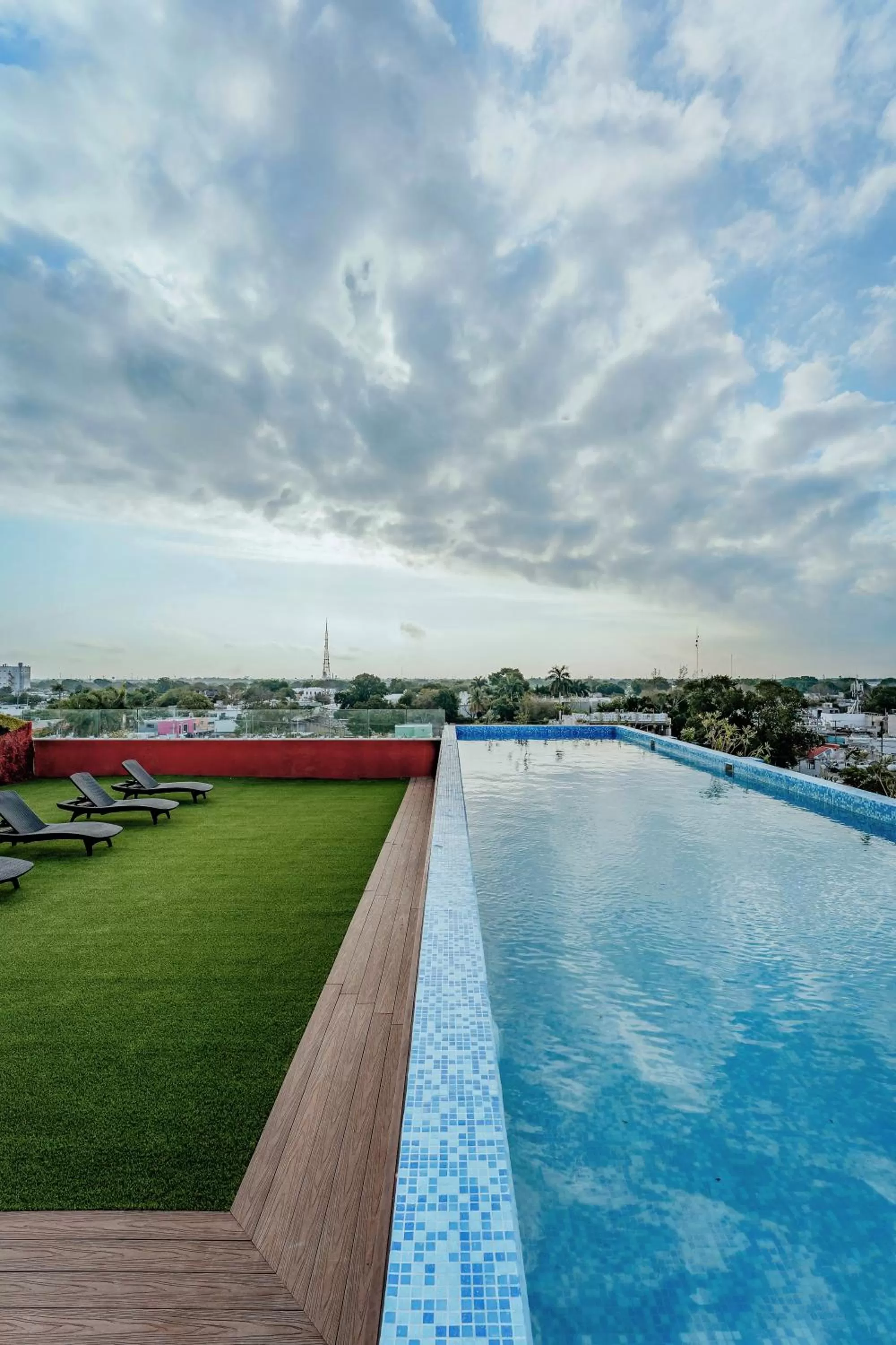 Swimming pool in Hotel Kavia Premium - Paseo Montejo