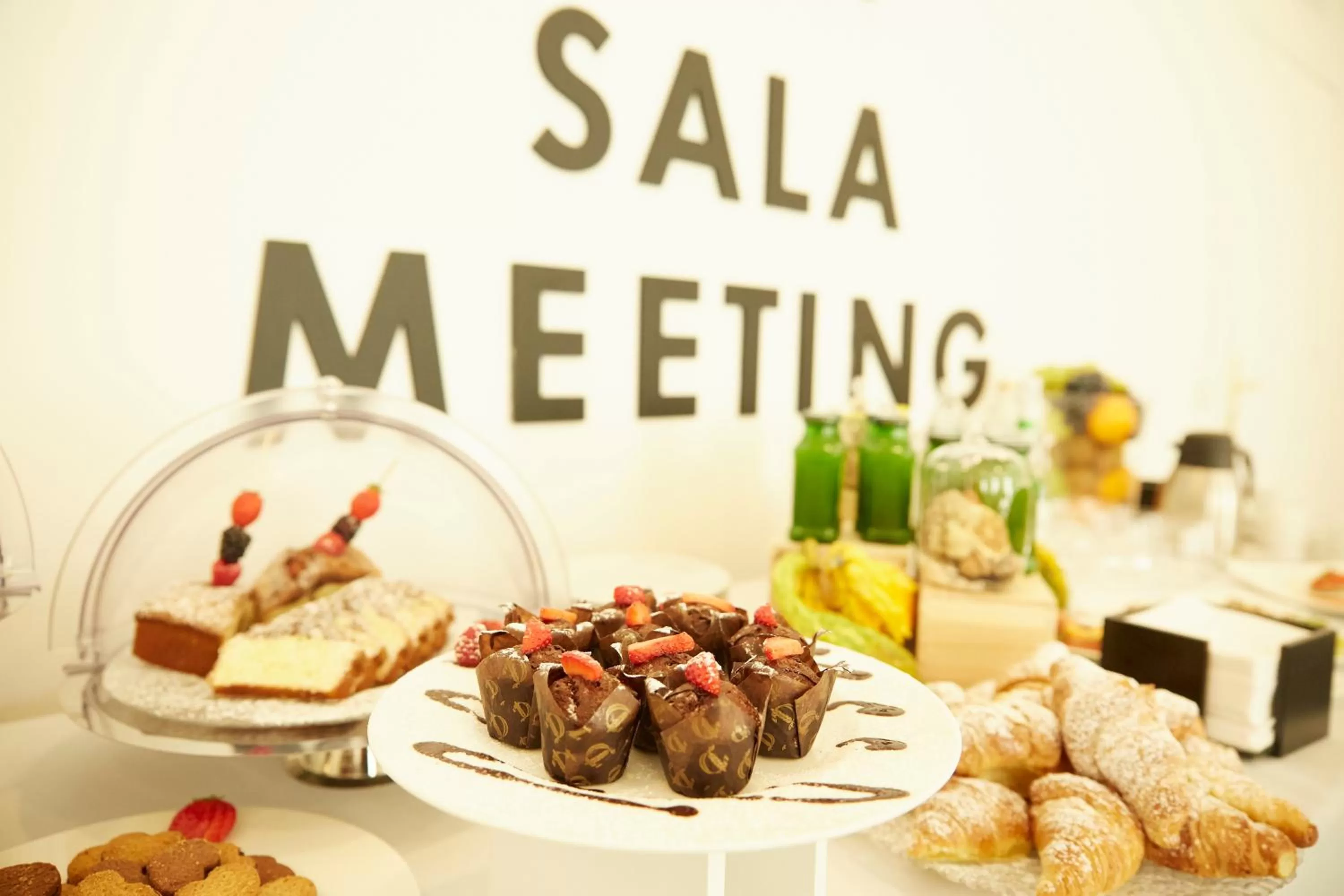 Meals in iH Hotels Milano Lorenteggio