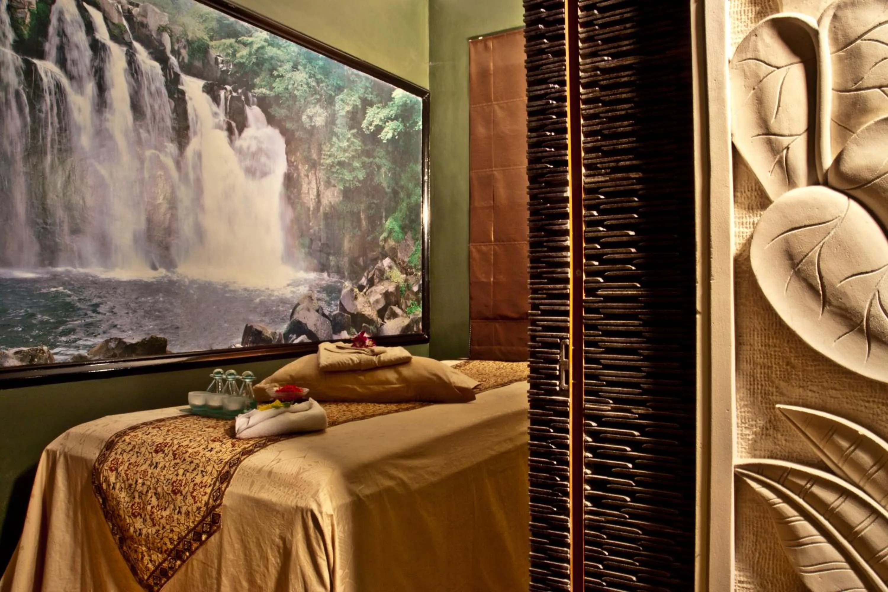 Spa and wellness centre/facilities, Bed in Prime Plaza Hotel Purwakarta