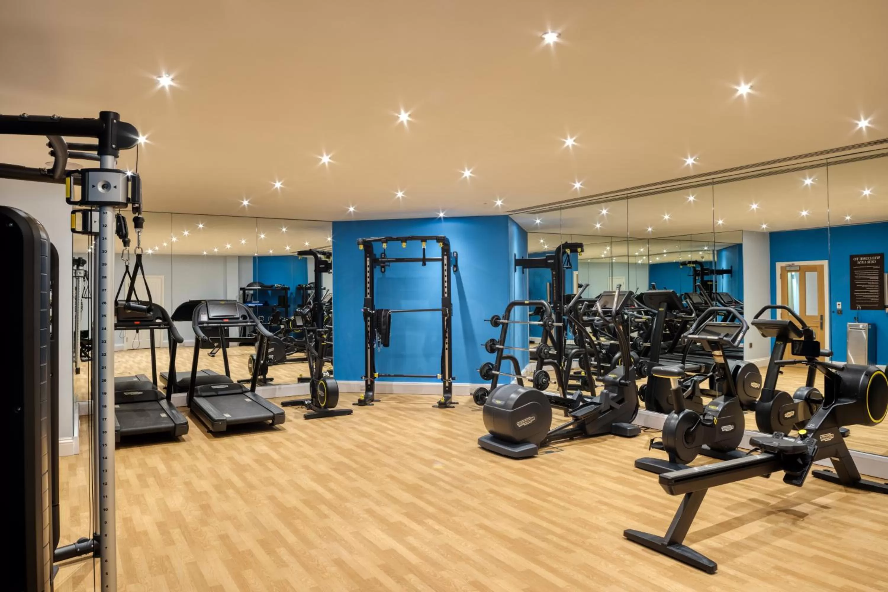 Fitness centre/facilities in Buxton Crescent
