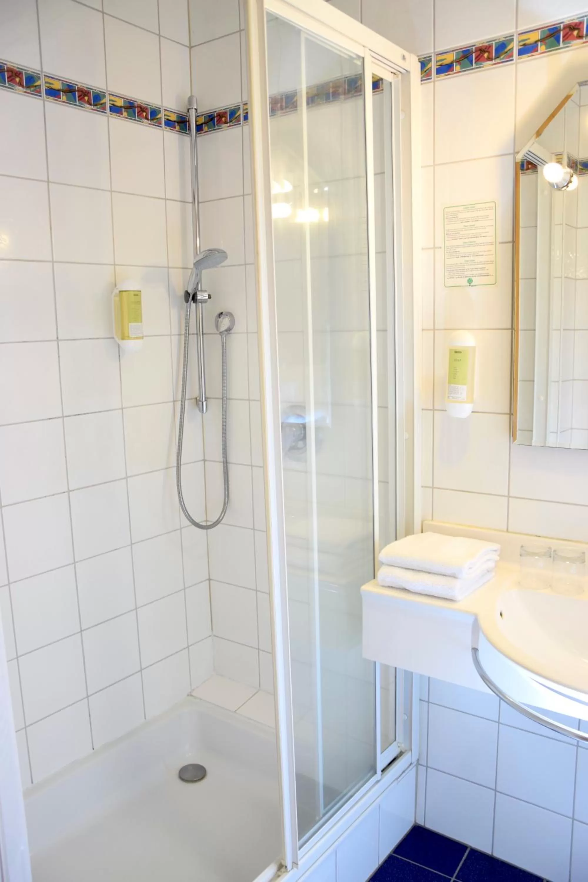 Shower in Rathskeller Weitra