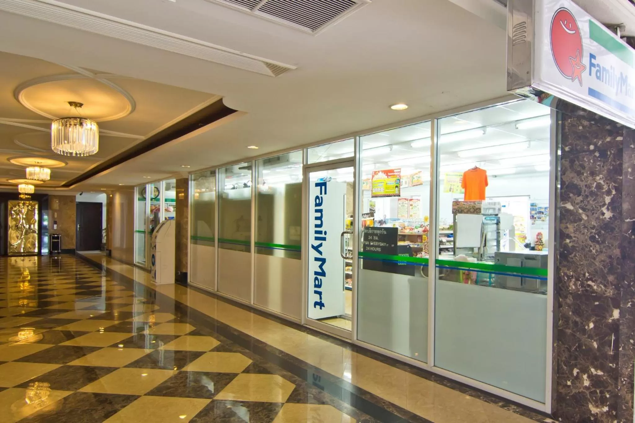 On-site shops in LK The Empress