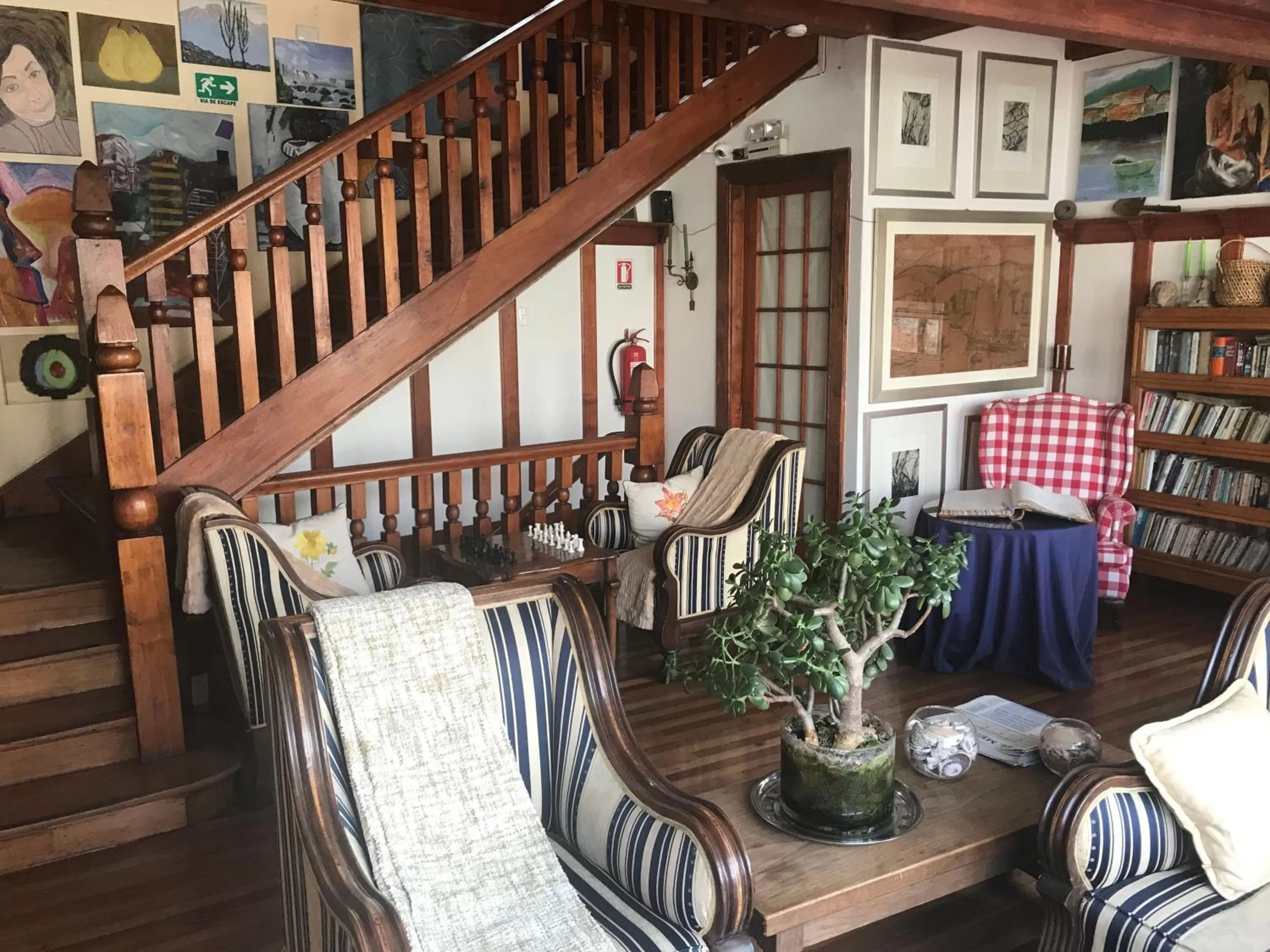 Communal lounge/ TV room, Seating Area in Chocolate Manor House Hotel Boutique