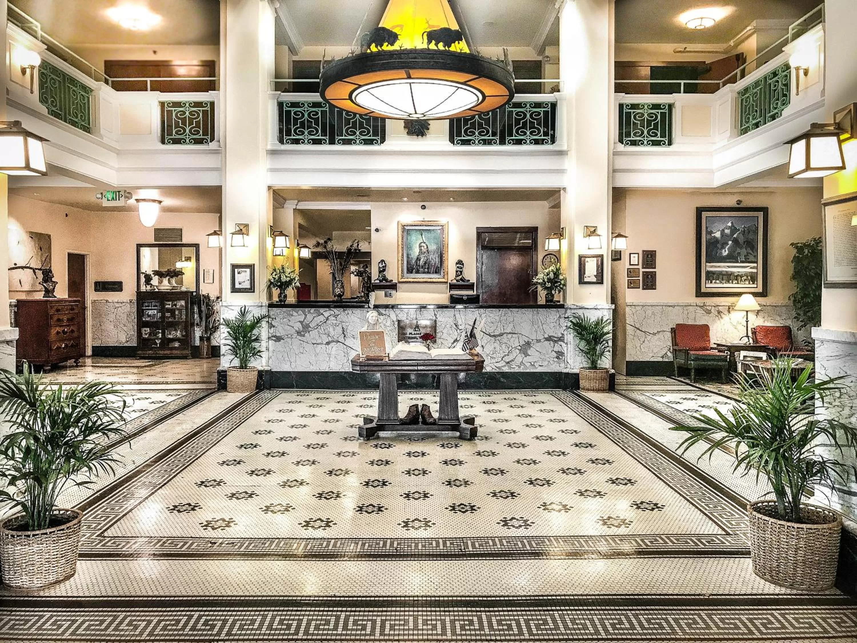Lobby or reception in Historic Plains Hotel