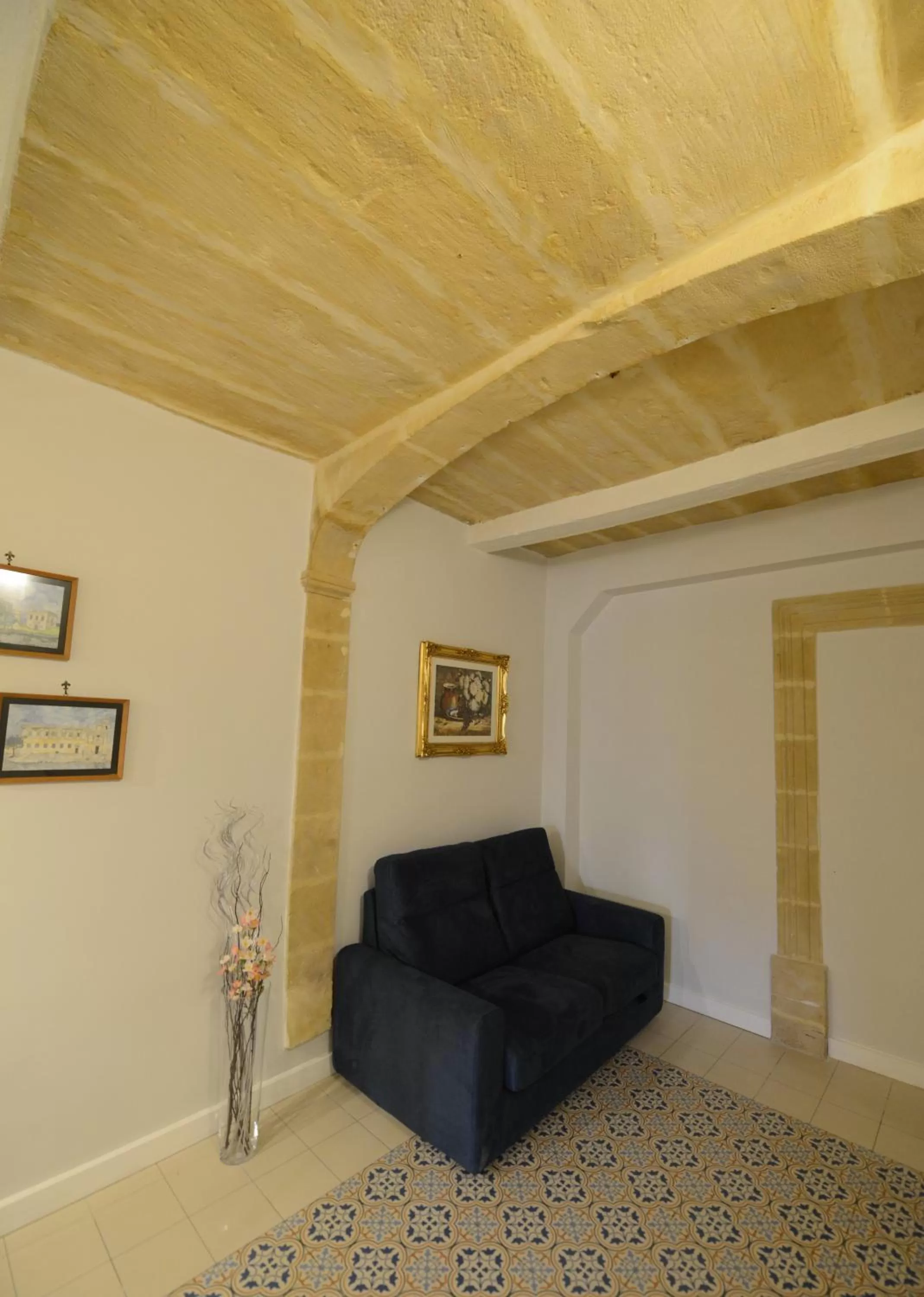 Seating area in Paulos Valletta