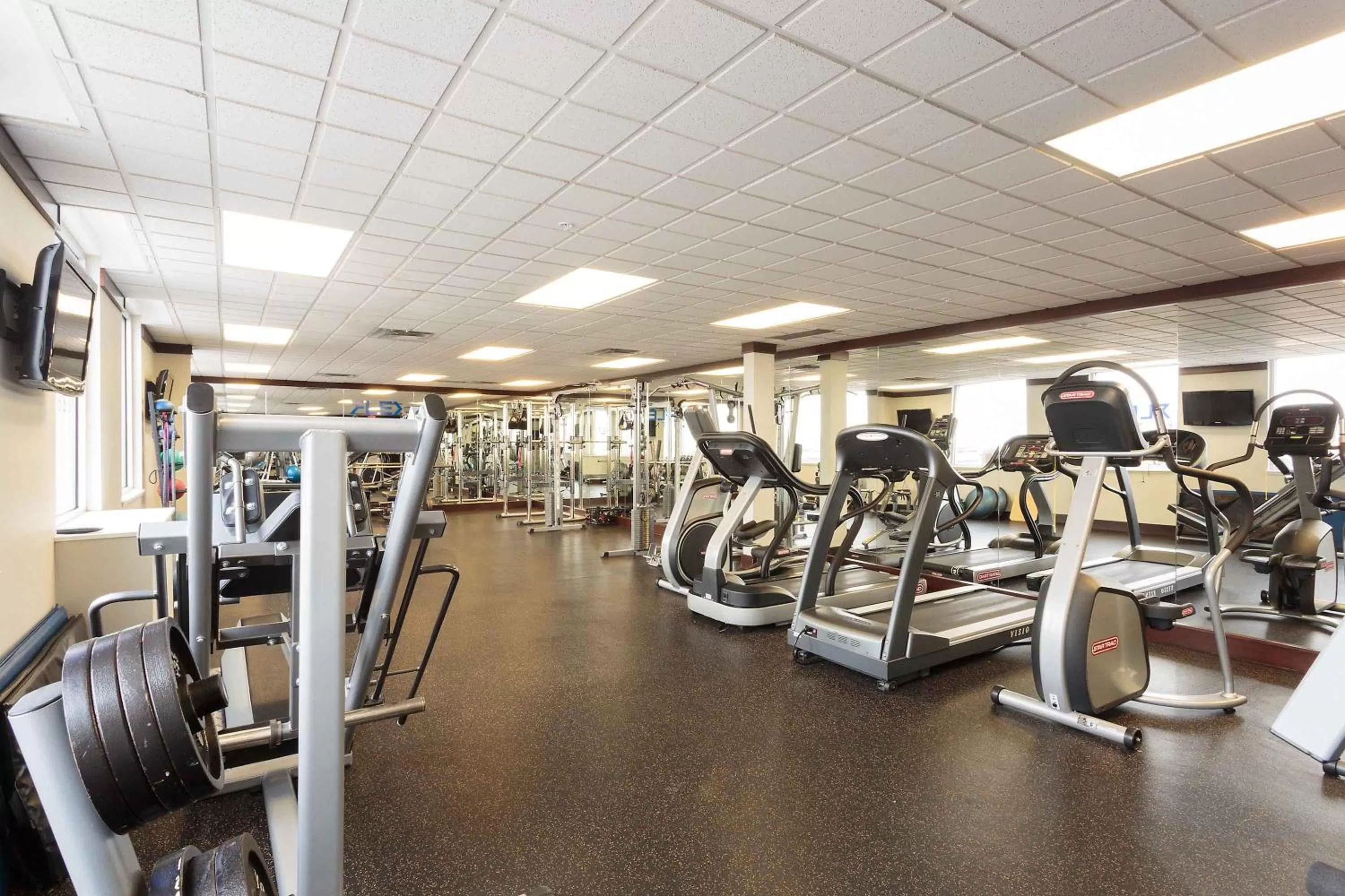 Fitness centre/facilities in Sandman Hotel & Suites Winnipeg Airport