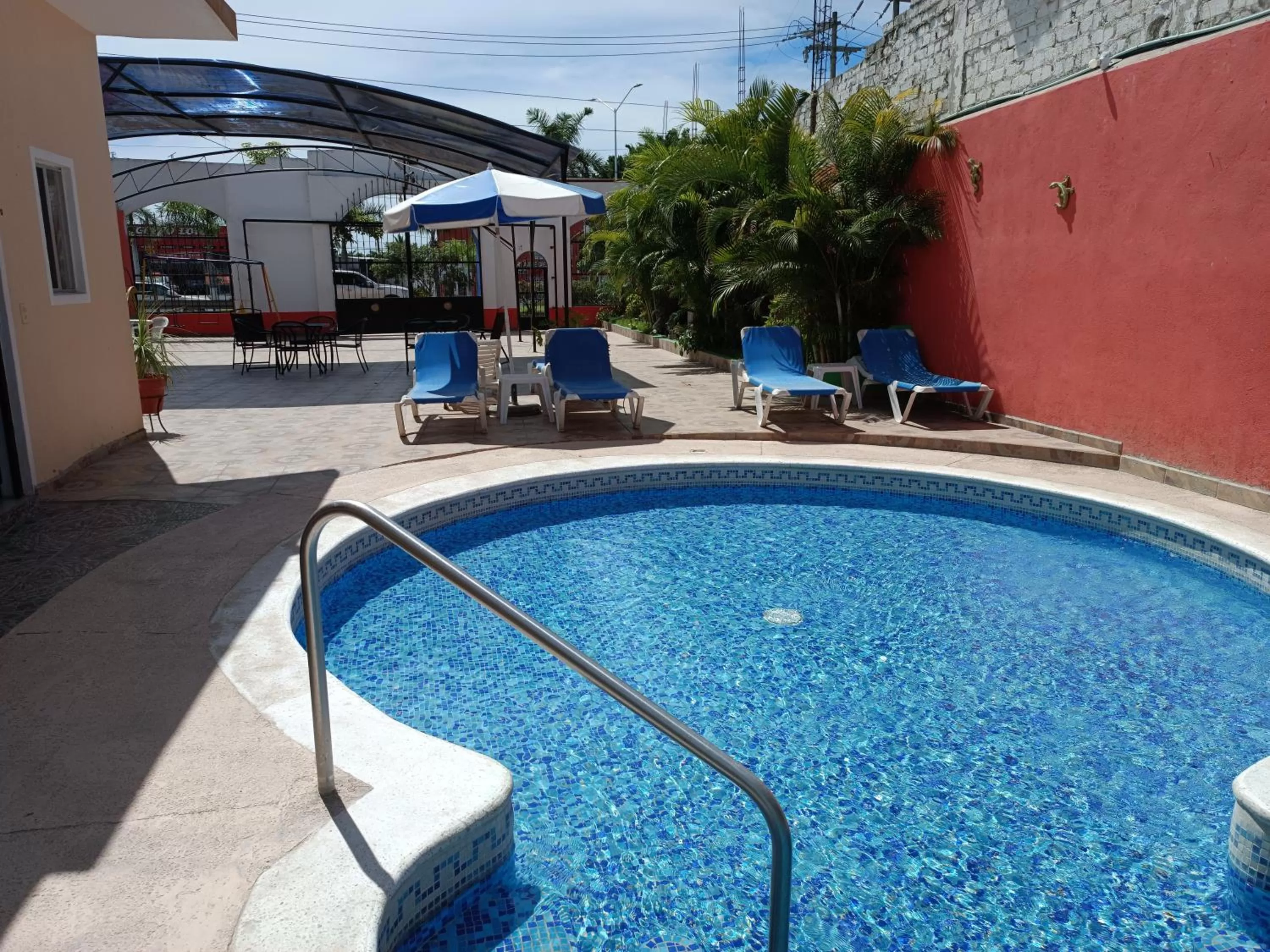 Swimming Pool in Bungalows Lulu