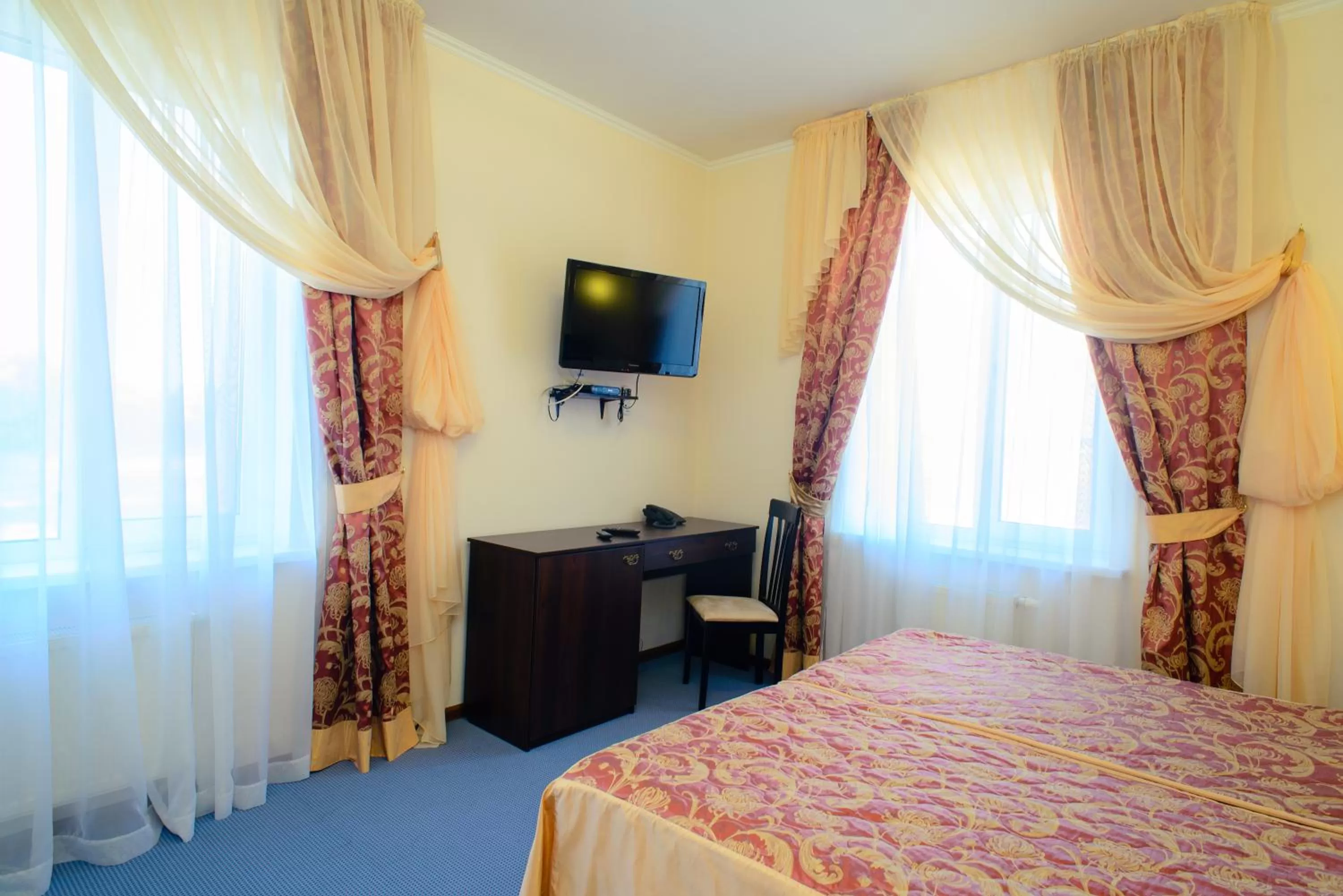 Standard Room with Double Bed in Petrovskyi Brovar