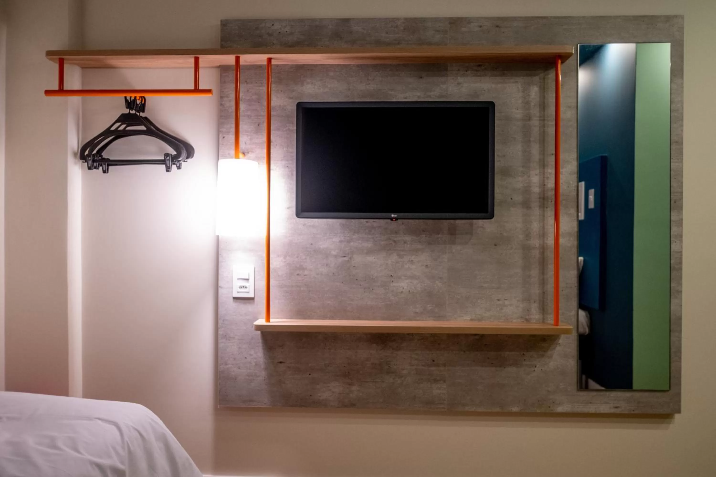 TV and multimedia, Bed in ibis budget Leme SP