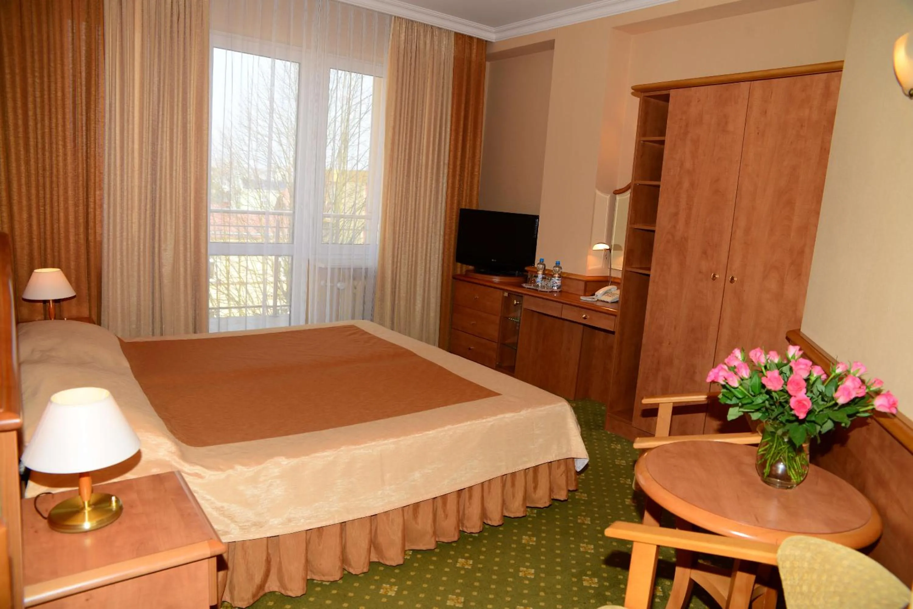 Photo of the whole room, Bed in Hotel Polaris