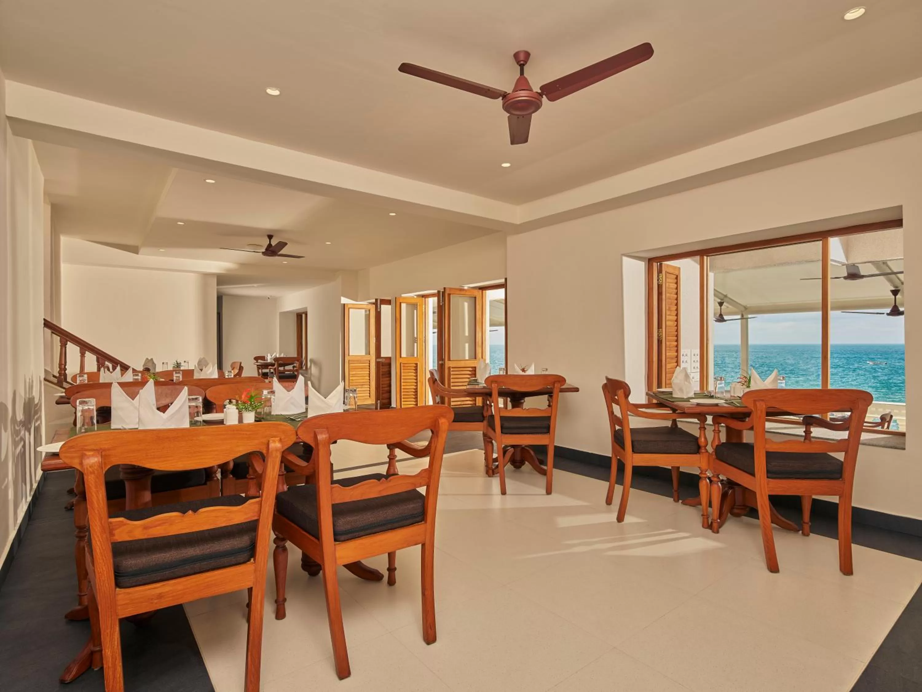 Restaurant/places to eat in Rockholm at the Light House Beach