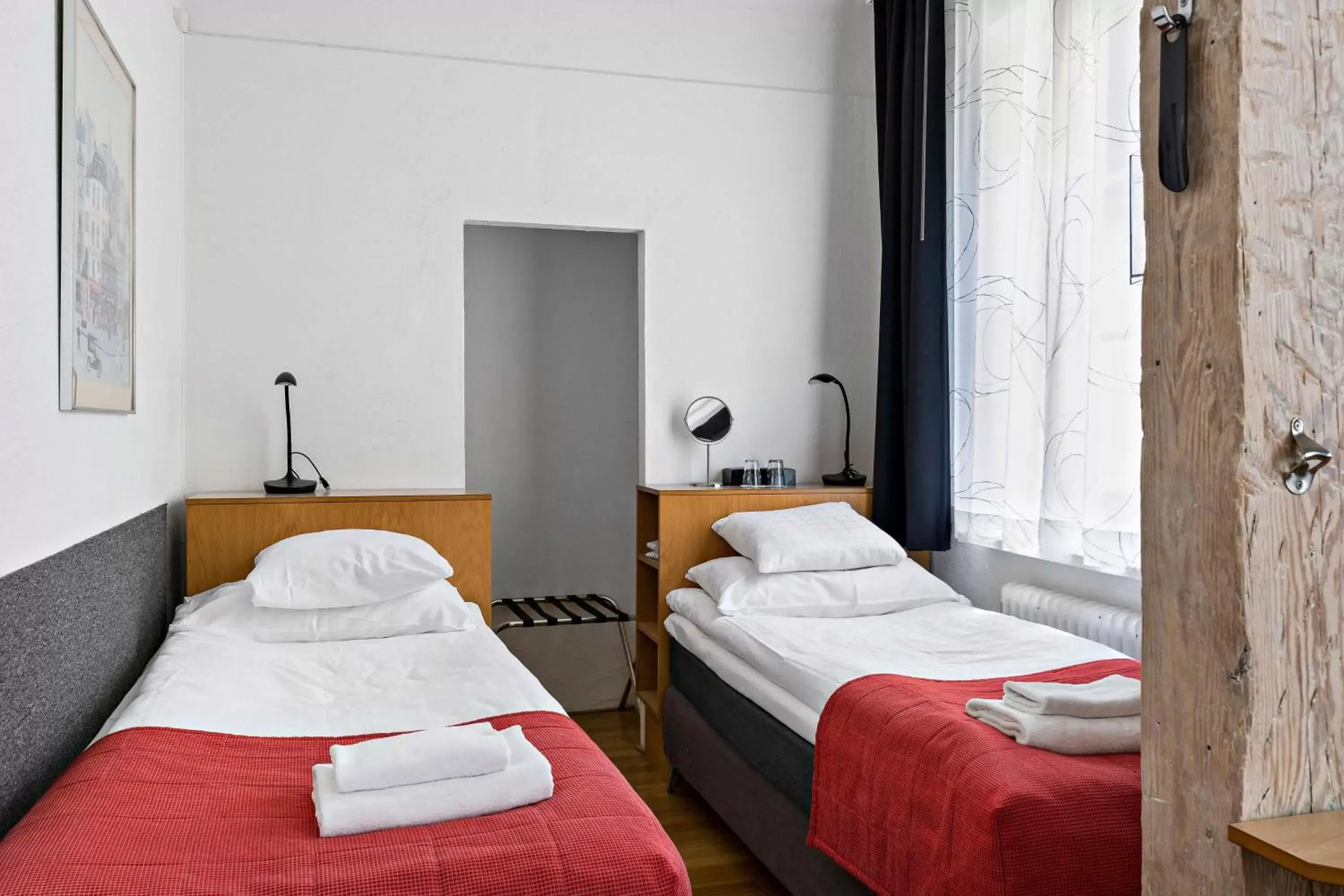 Standard Double Room with Two Single Beds in Best Western Hotel Anno 1937 Standard Double Room with Two Single Beds in Best Western Hotel Anno 1937