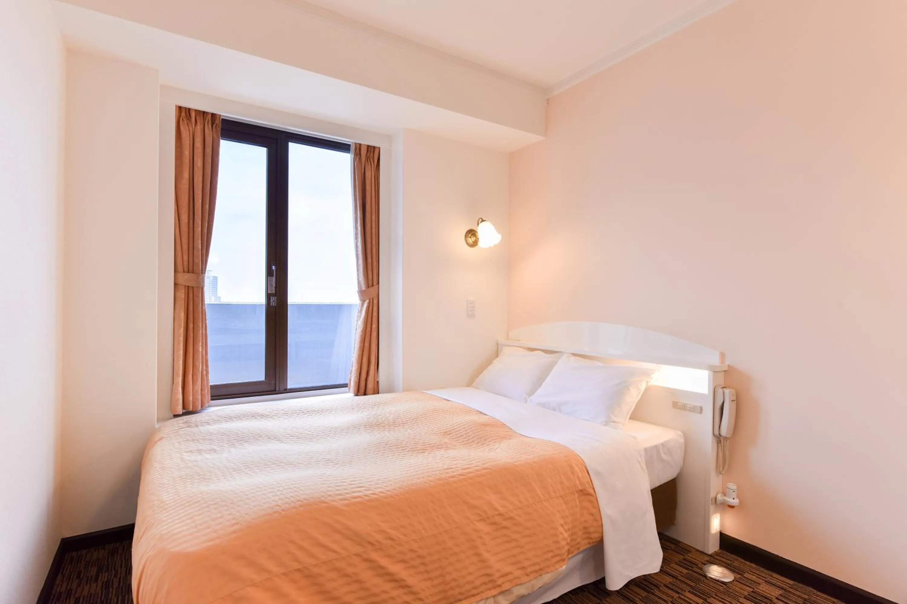 Photo of the whole room, Bed in Kobe Sannomiya Union Hotel