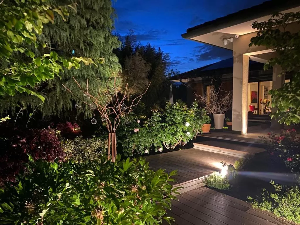Facade/entrance, Garden in B&B La Casa di Angela