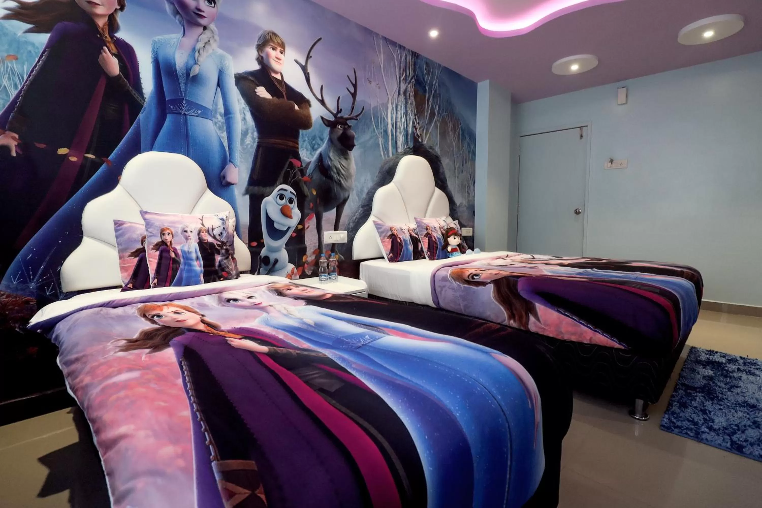 Bed in Hotel Greek Glory