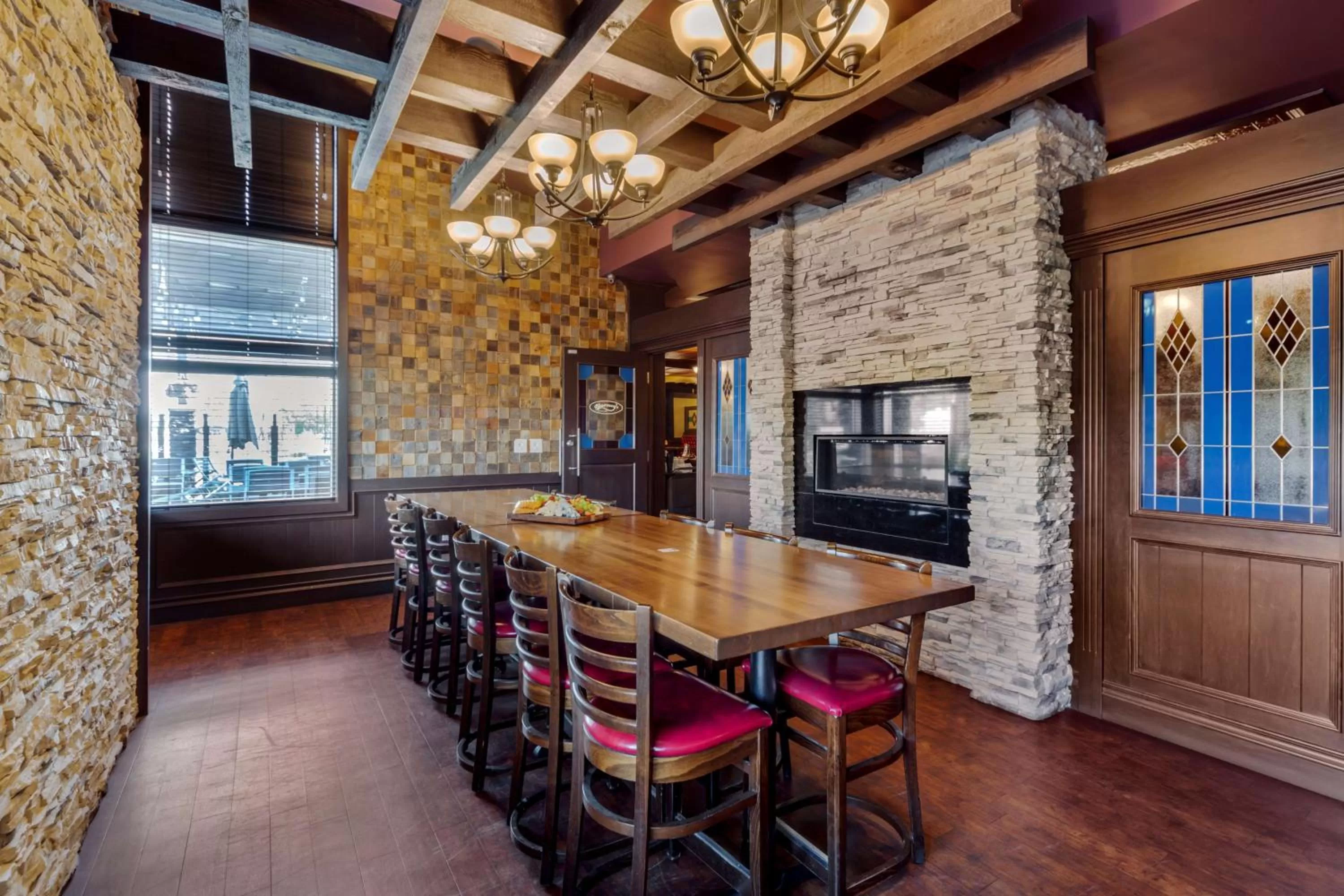 Restaurant/places to eat in Best Western Plus Edmonton Airport Hotel