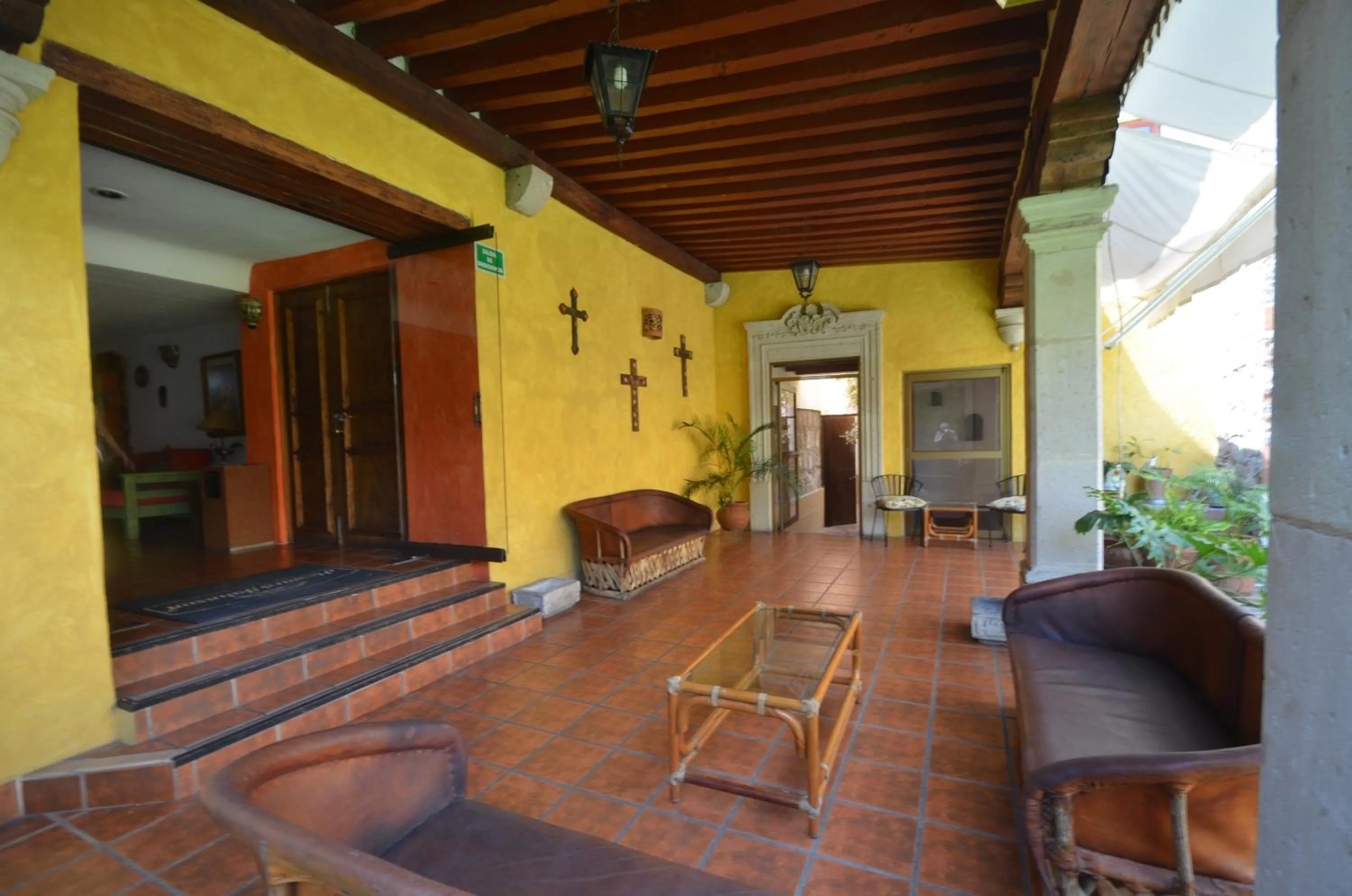 Patio in Howard Johnson by Wyndham Morelia Calle Real