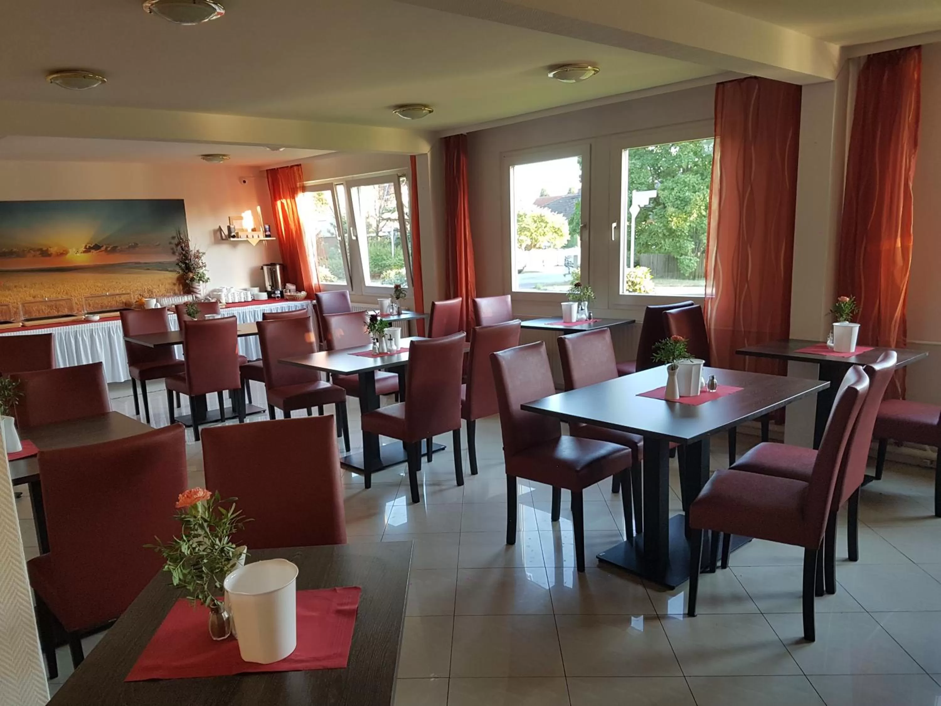 Restaurant/places to eat in Hotel B1