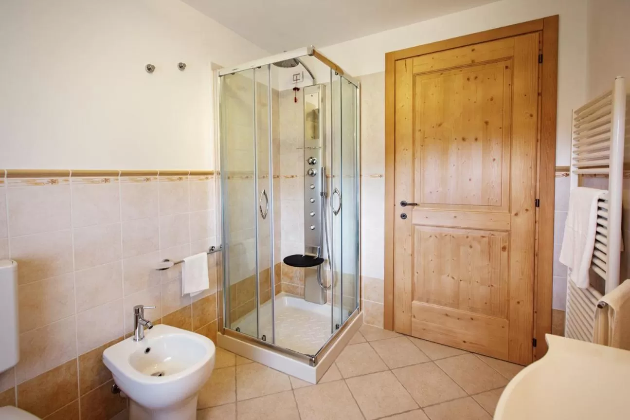 Bathroom in Albergo Diffuso Tolmezzo