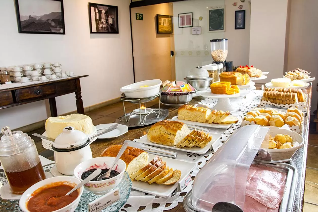 Breakfast in Pousada Dos Ofícios