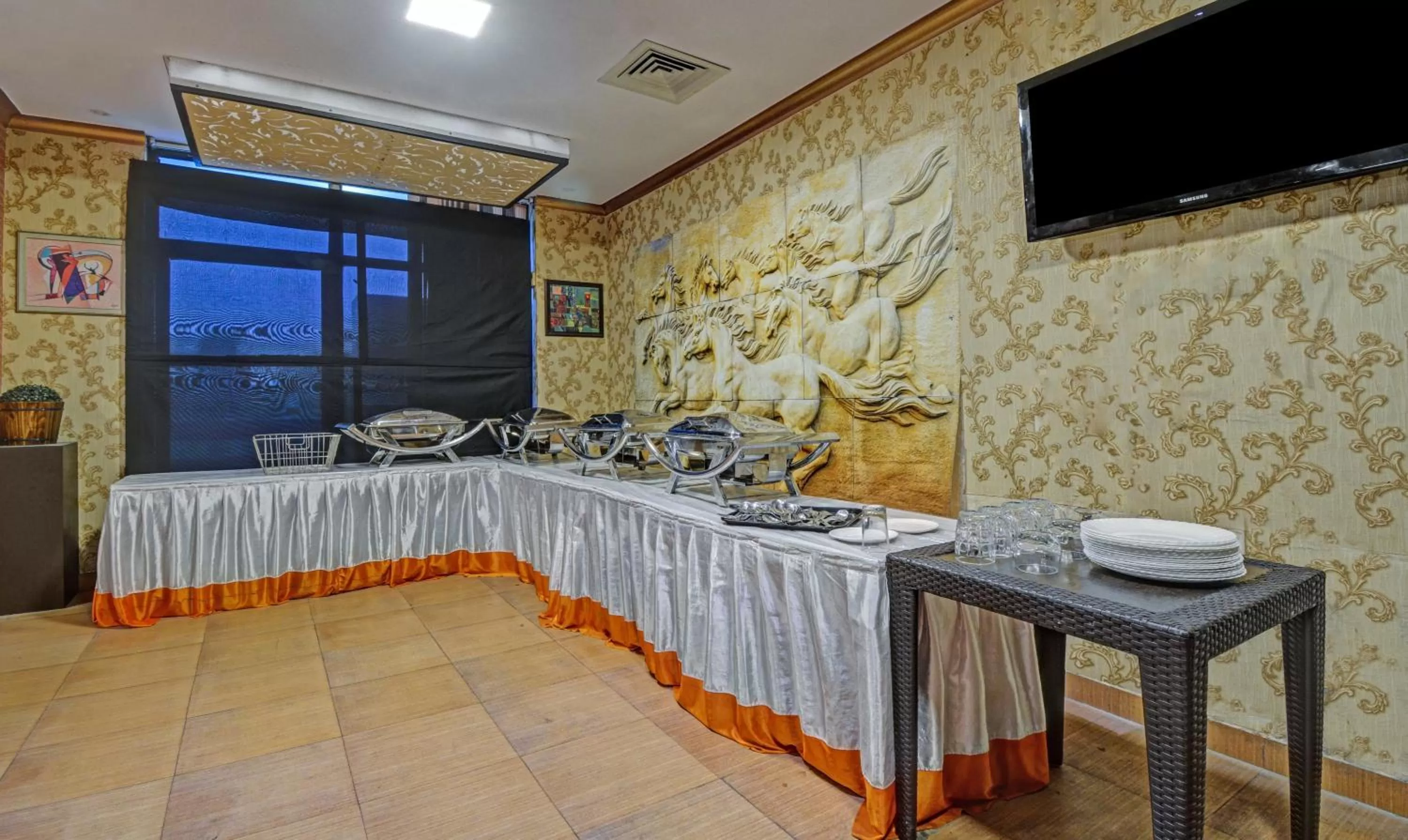 Buffet breakfast in Treebo New Rockwell Vivek Vihar