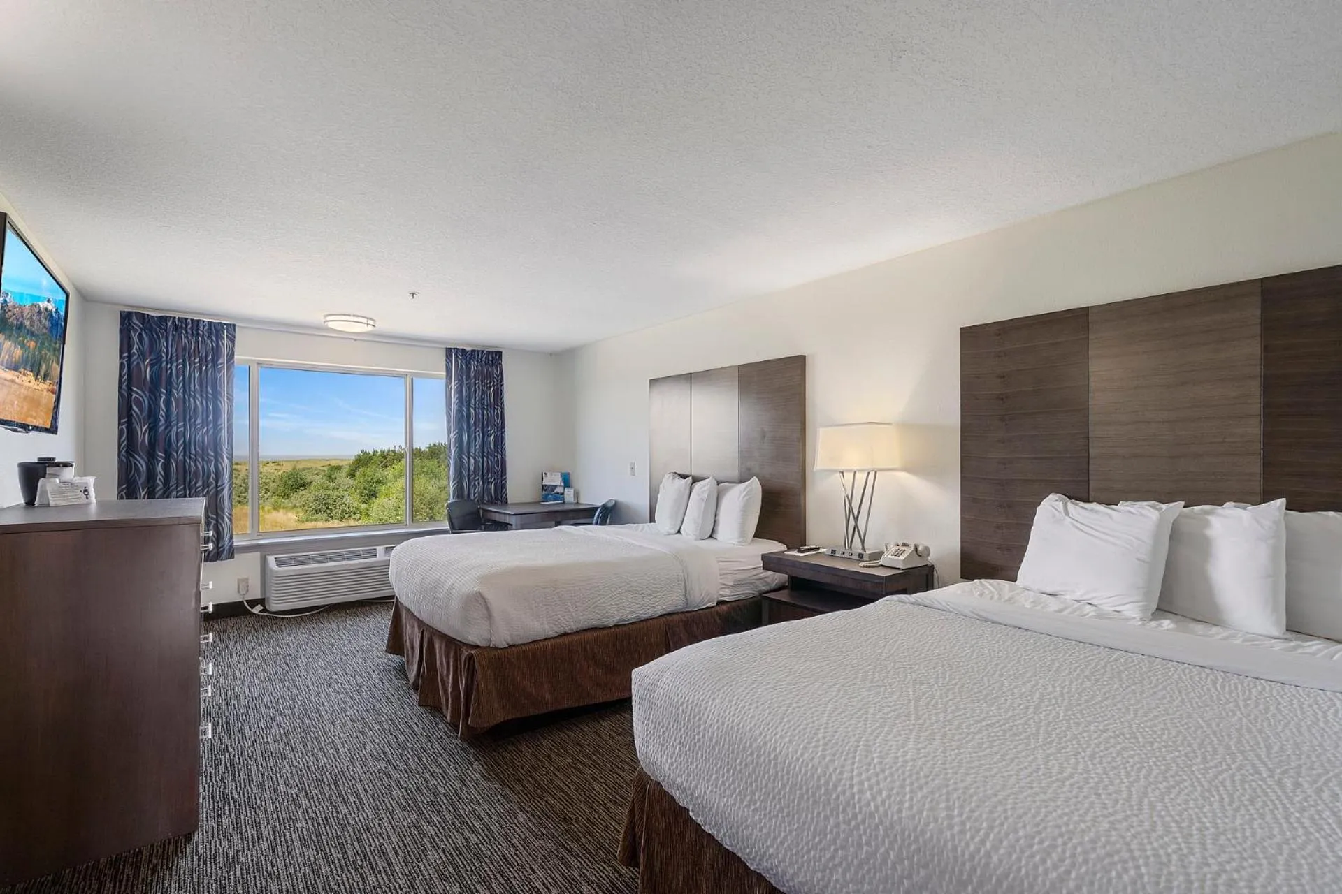 Bed in Oceanview Inn at the Arch