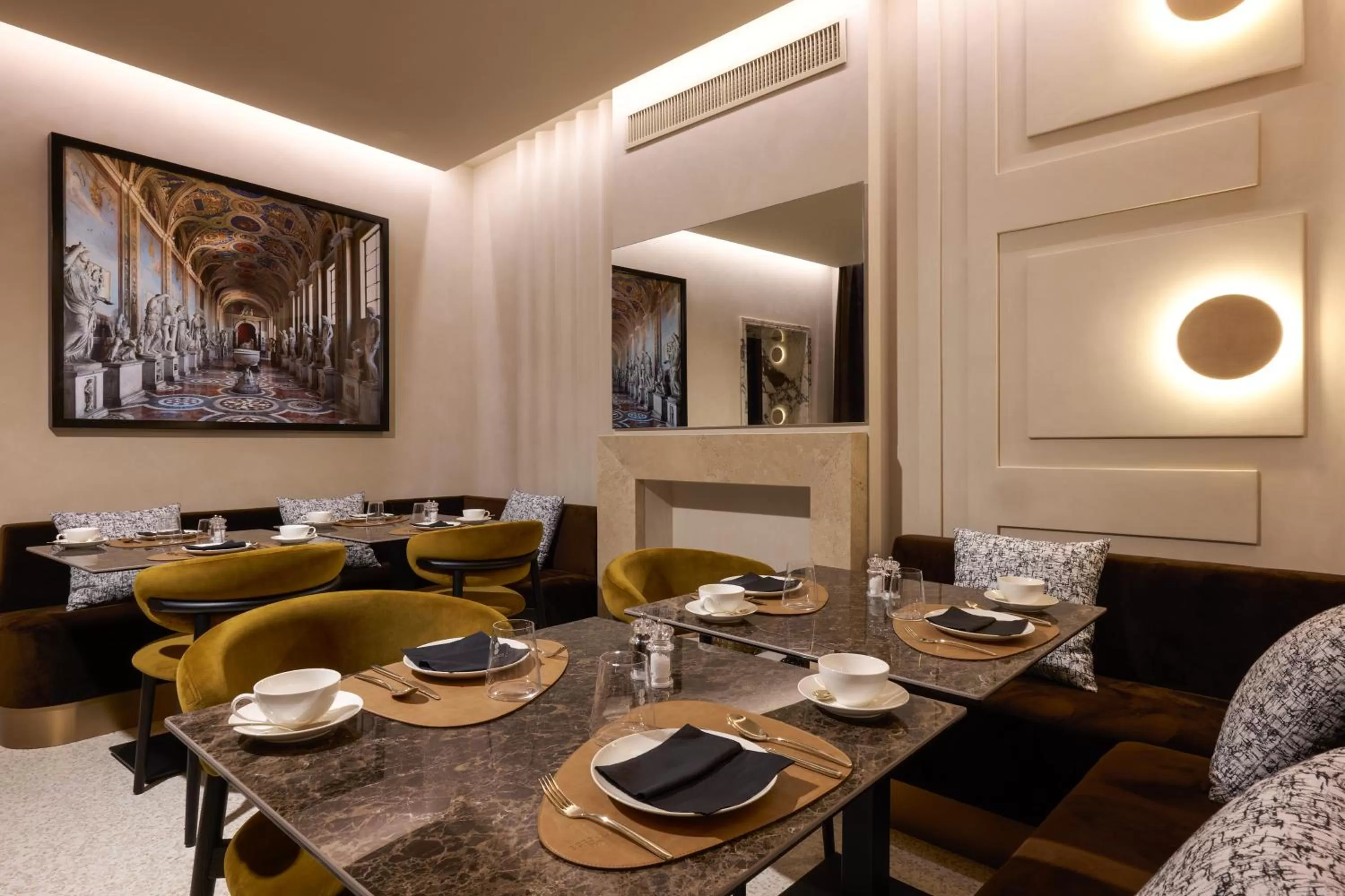Breakfast in Borghese Contemporary Hotel
