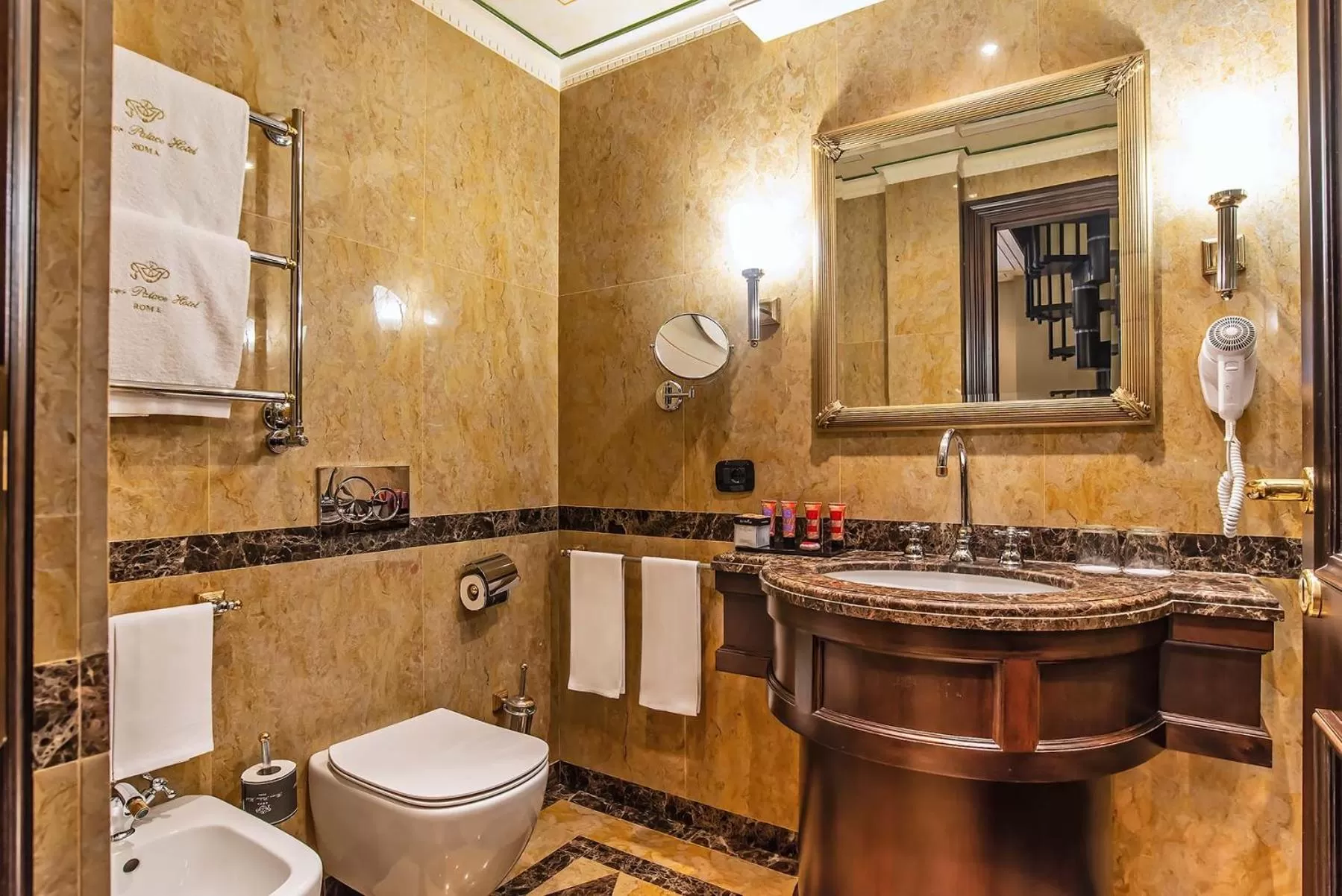 Bathroom in River Palace Hotel