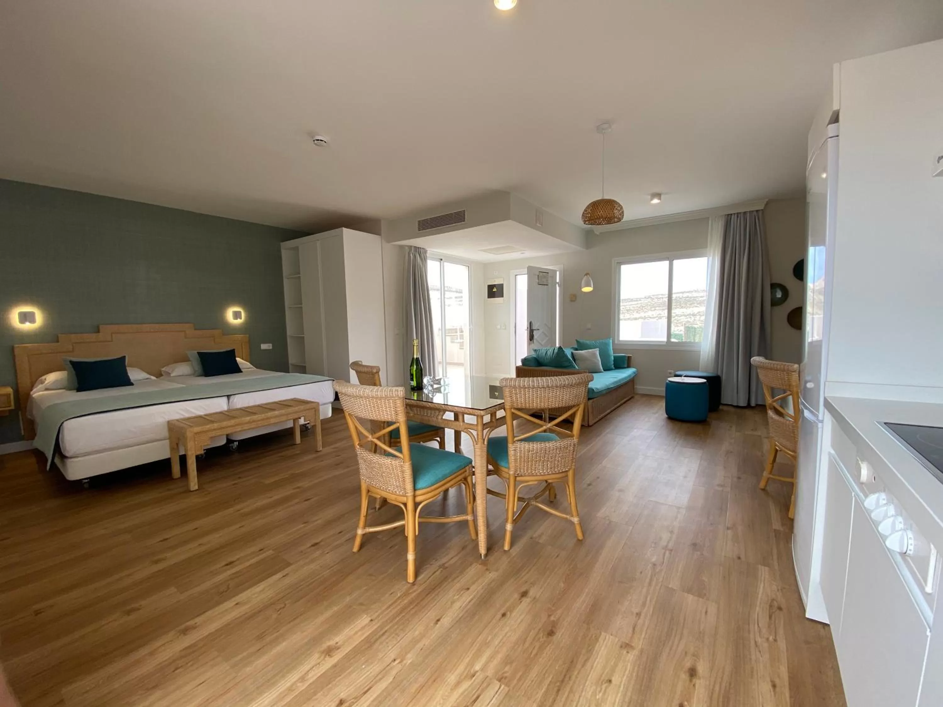 Photo of the whole room, Bed in Hotel Esmeralda Maris by LIVVO