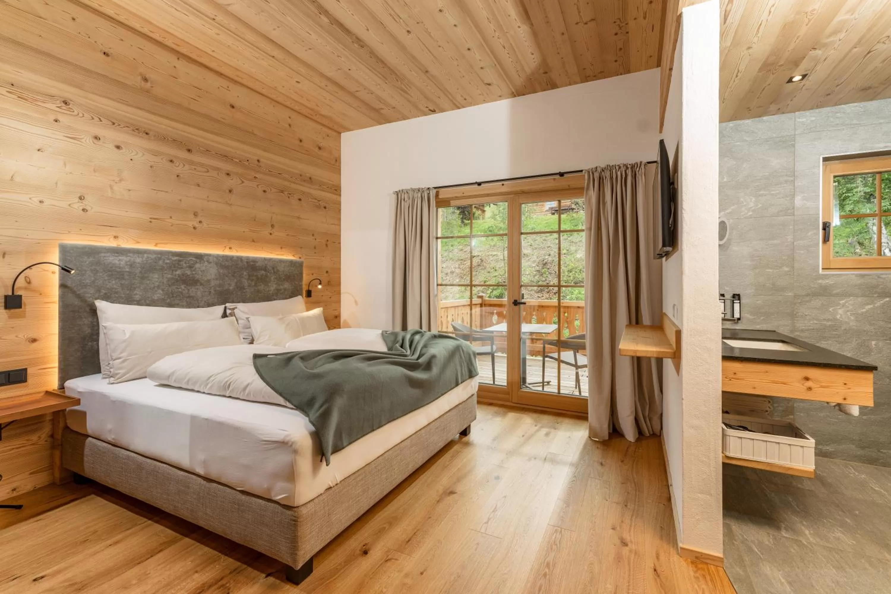 Bathroom, Bed in Almwelt Austria