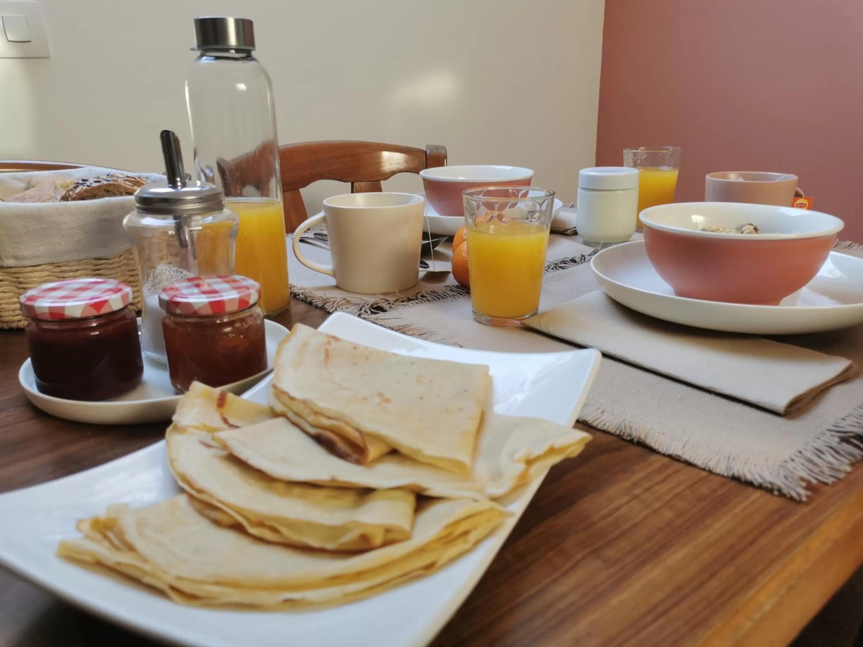 Food and drinks, Breakfast in Les lits de l'Arz