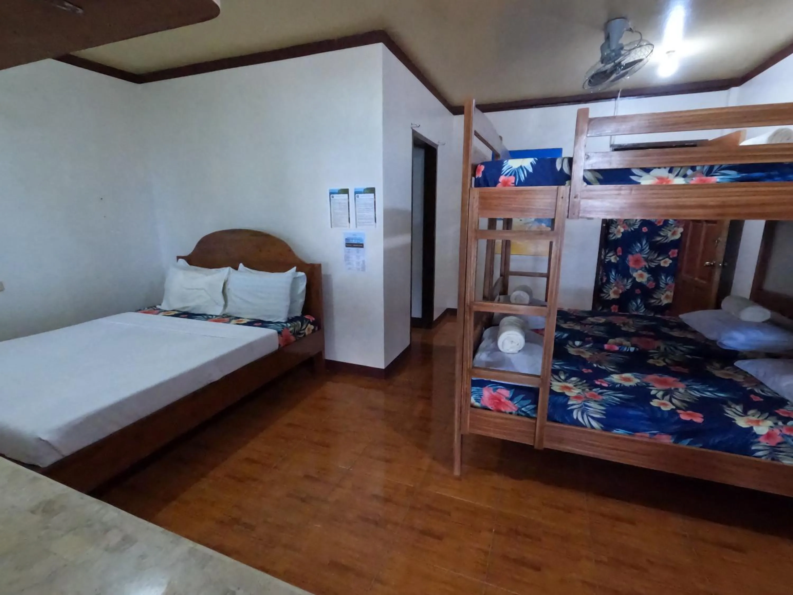Photo of the whole room, Bed in Gratum Beach Resort
