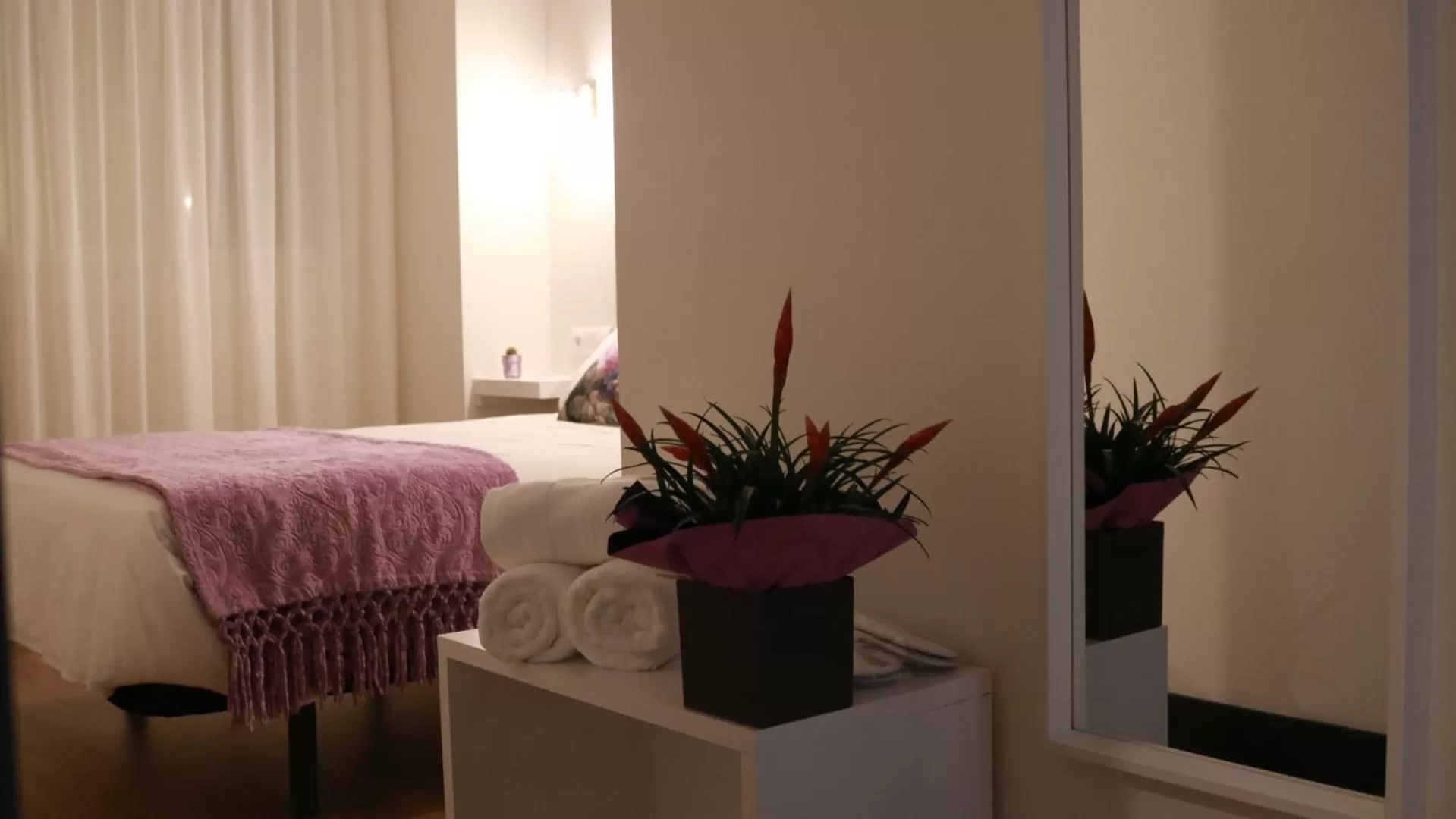 Bed in Hotel Malecon