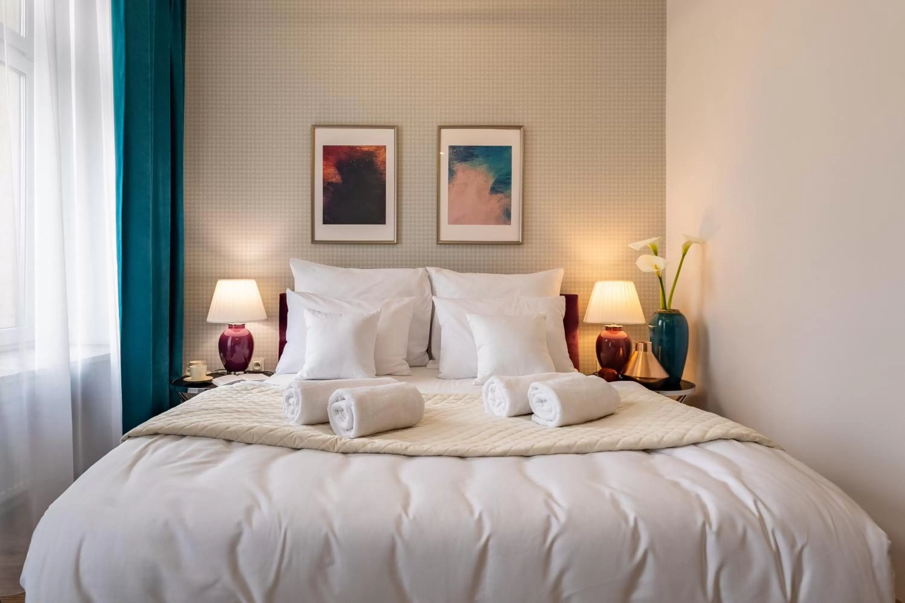 Bed in Hotel Sofia by The Railway Station Wroclaw