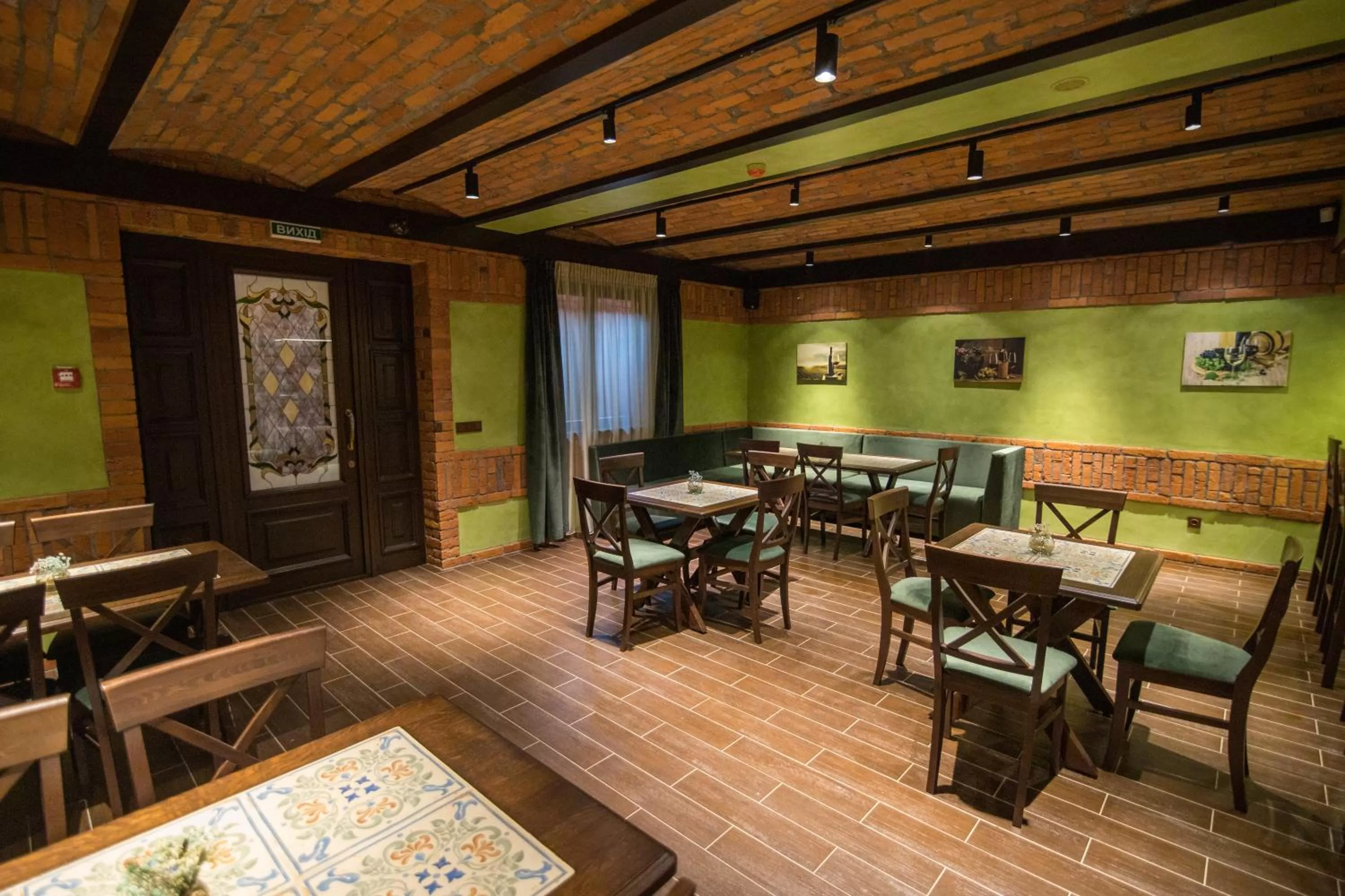 Restaurant/places to eat in Praktik Hotel & Restaurant