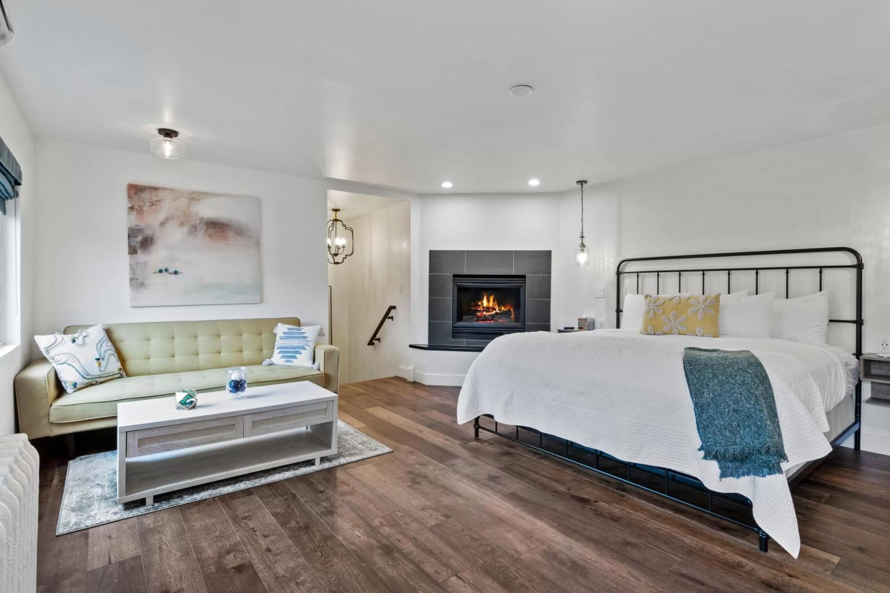 Photo of the whole room, Bed in Bespoke Inn Flagstaff