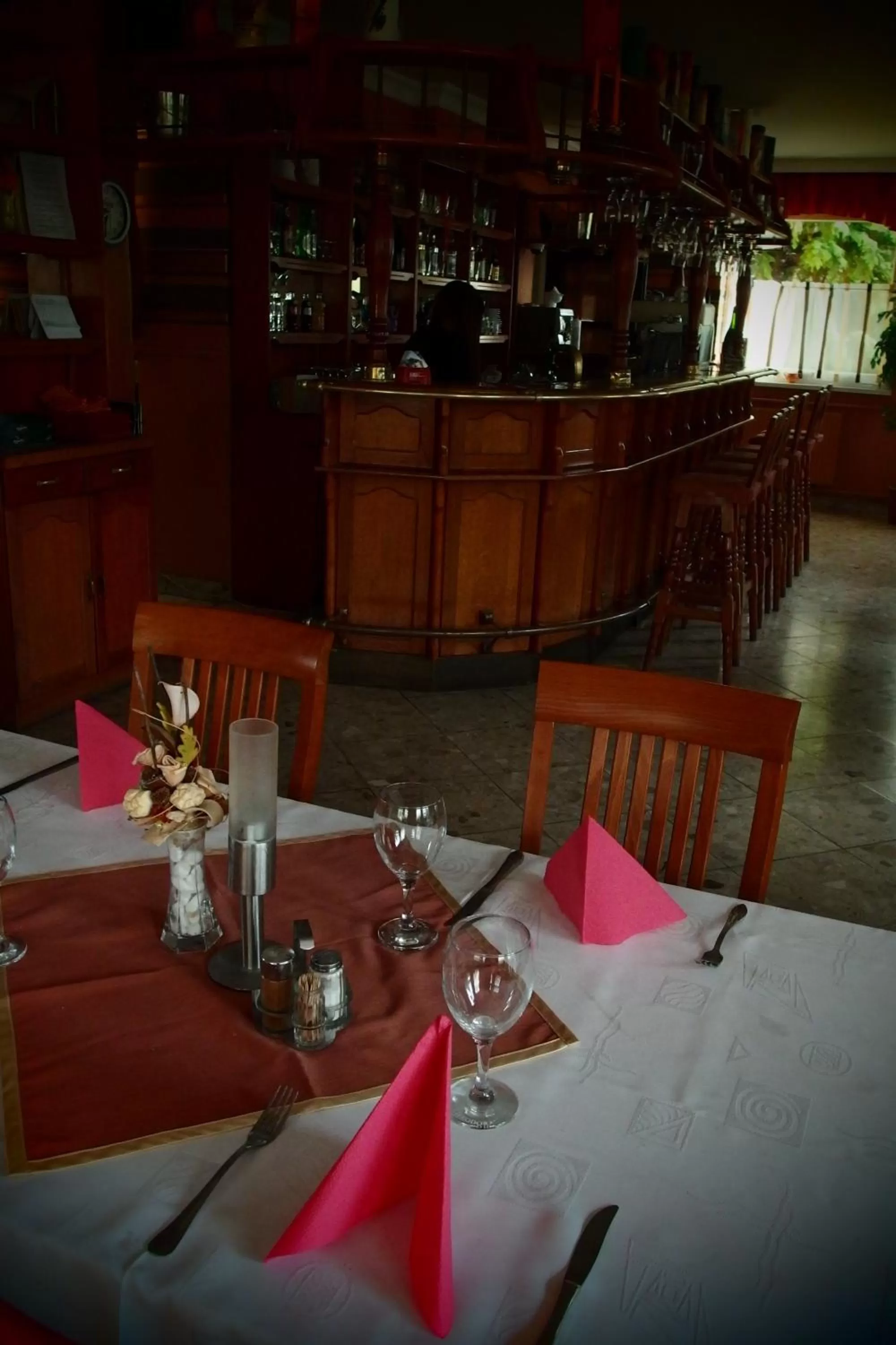 Restaurant/places to eat, Lounge/Bar in Romantik Étterem - Panzió
