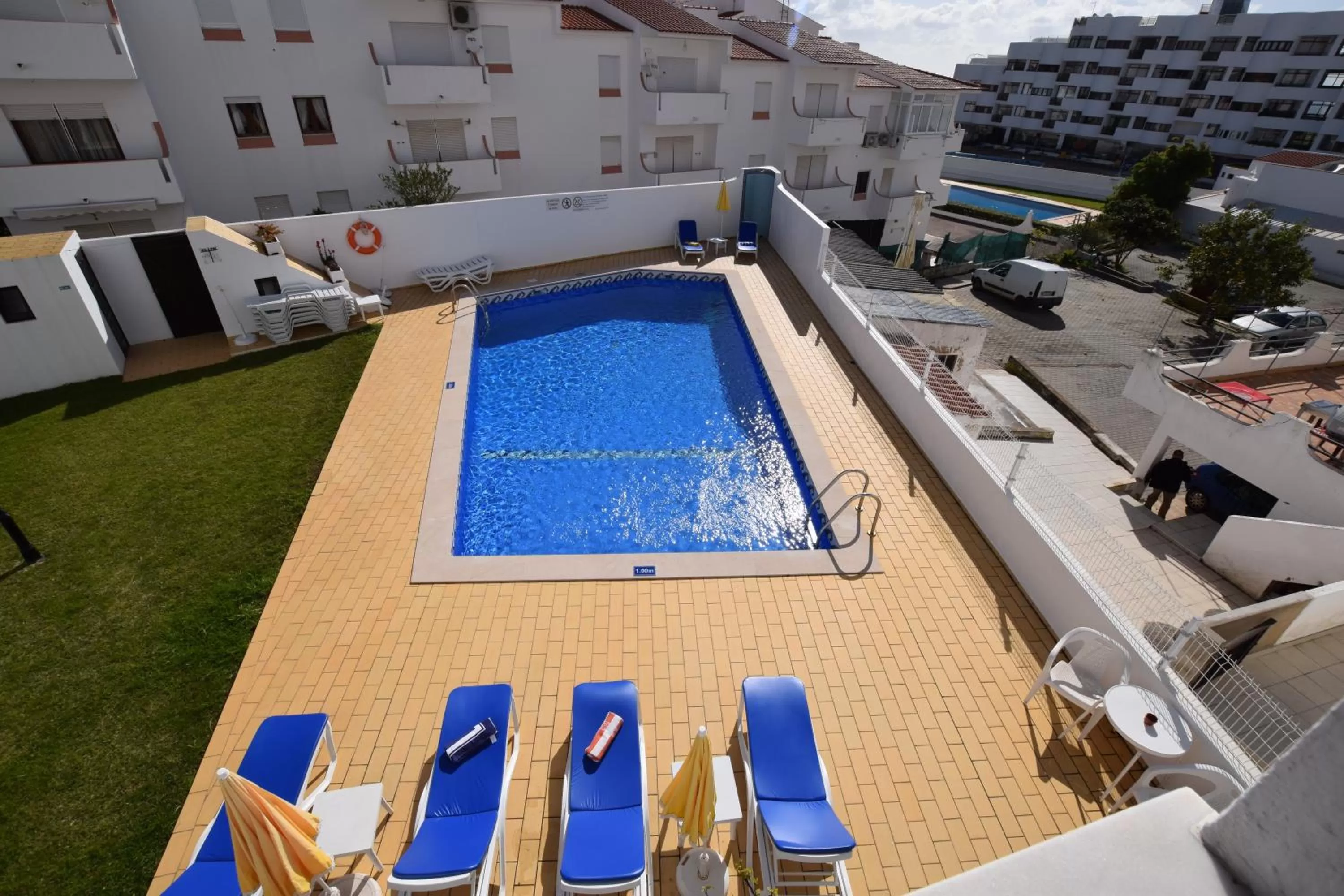 Swimming pool in Apartamentos Carruna