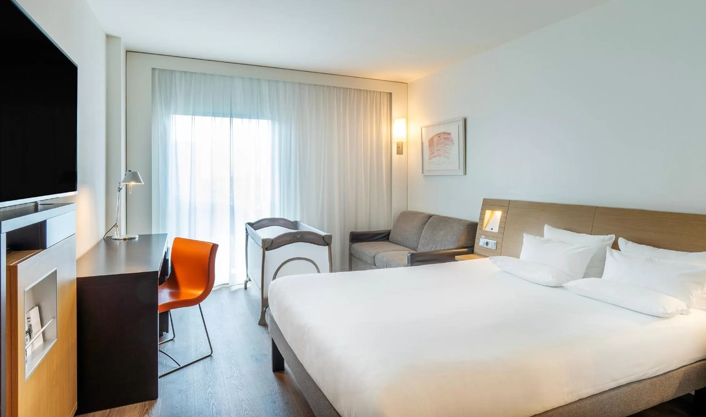 Family, Bed in Novotel Barcelona City