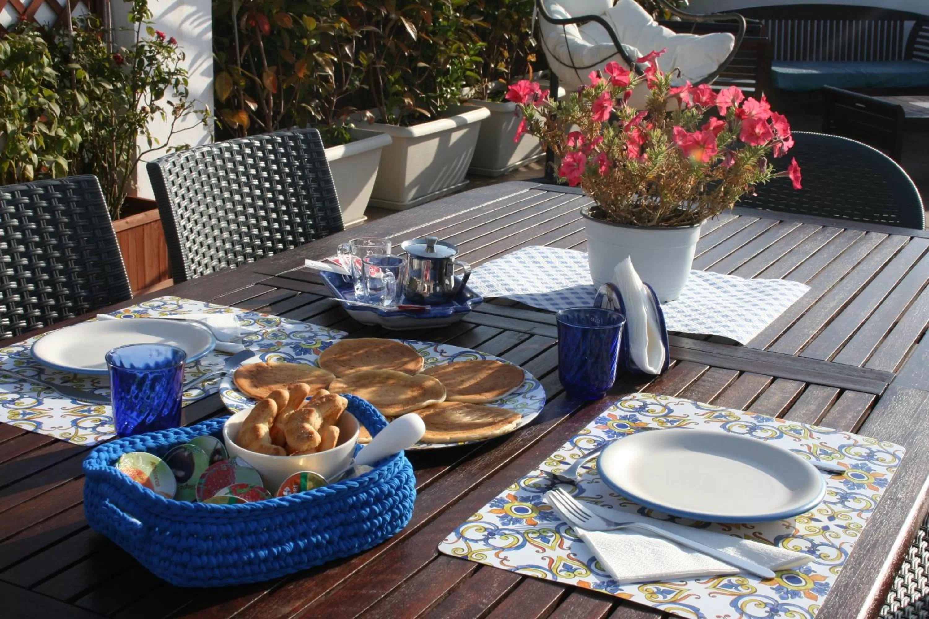 Breakfast, Restaurant/Places to Eat in Home Napulè