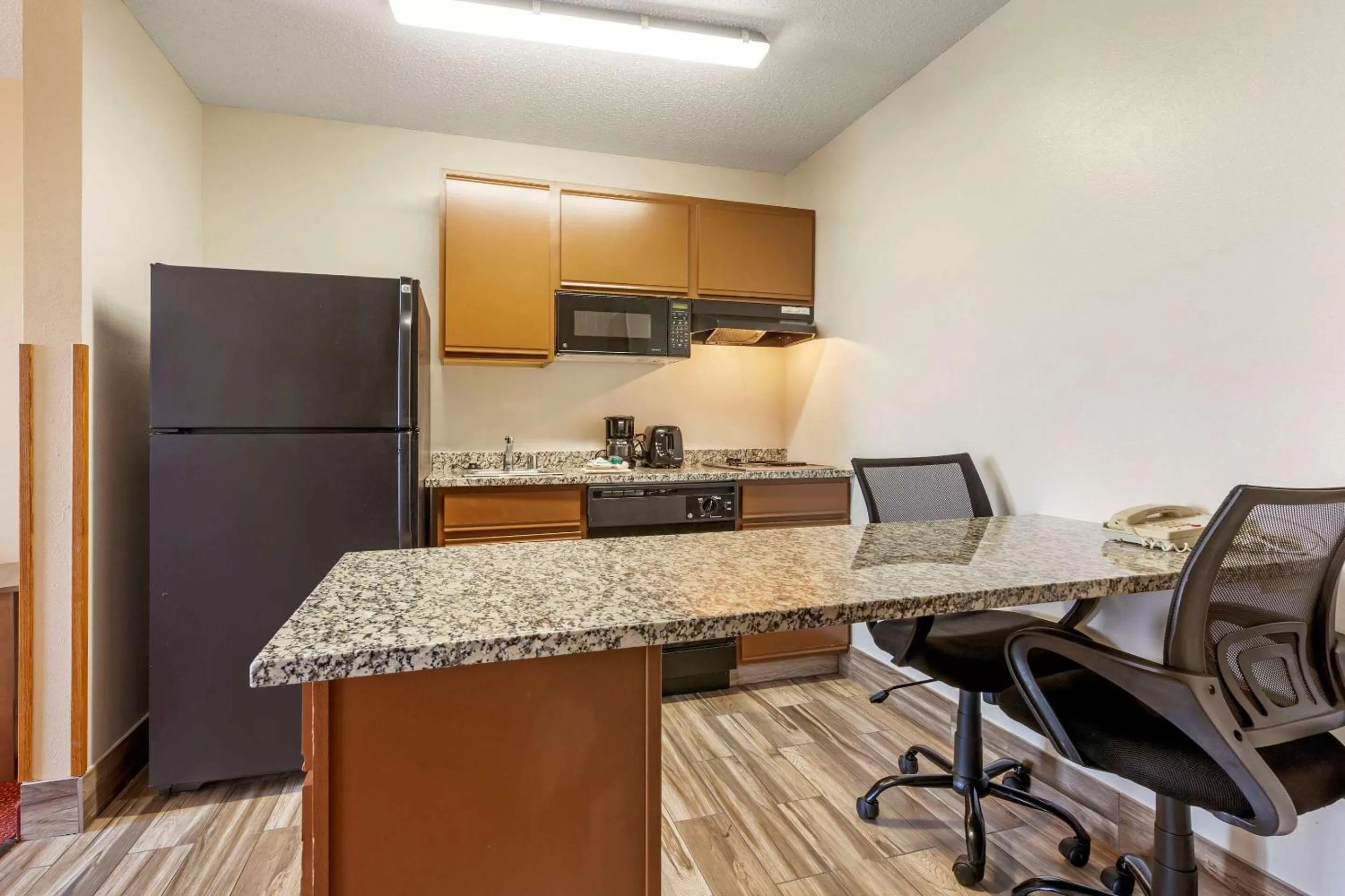 Bedroom in MainStay Suites Dubuque at Hwy 20