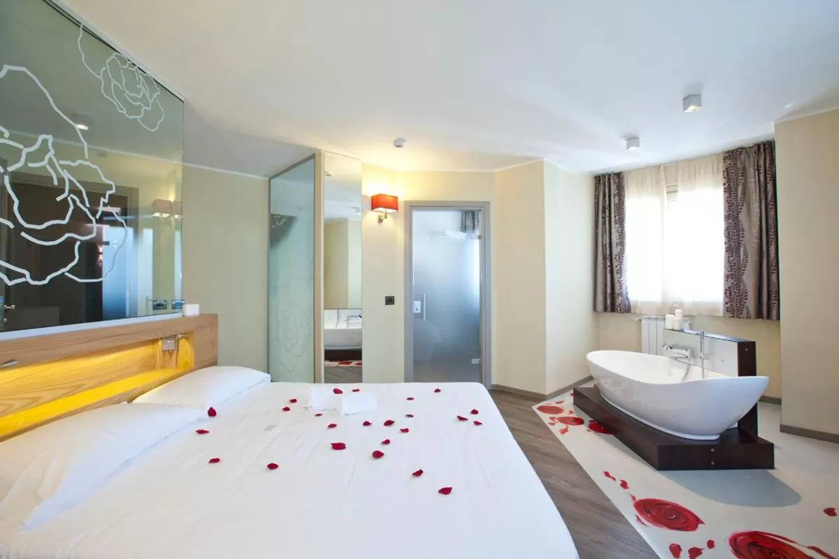 Photo of the whole room, Bed in Harmony Suite Hotel