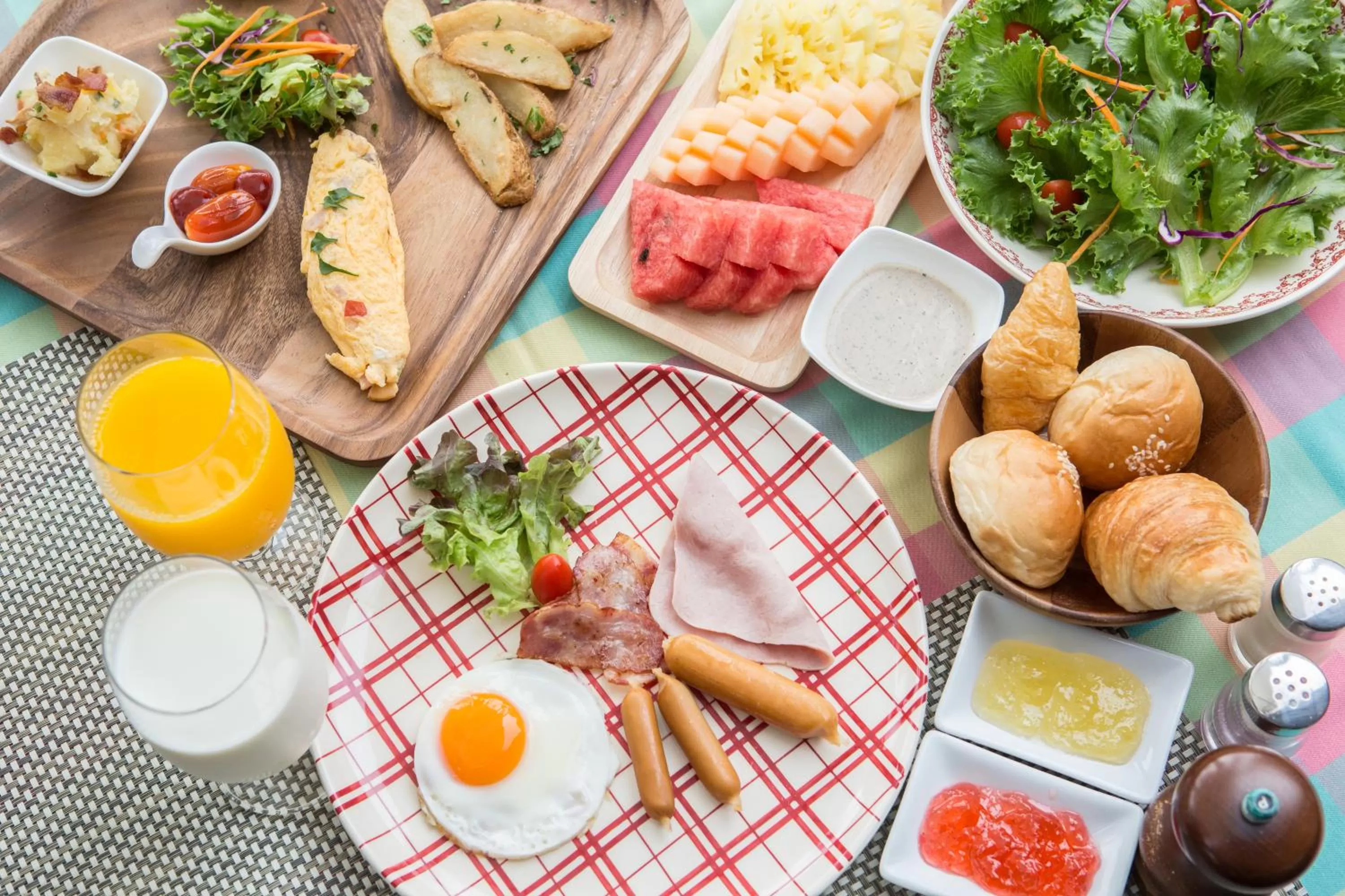 American breakfast in Maneechan Resort - SHA Extra Plus