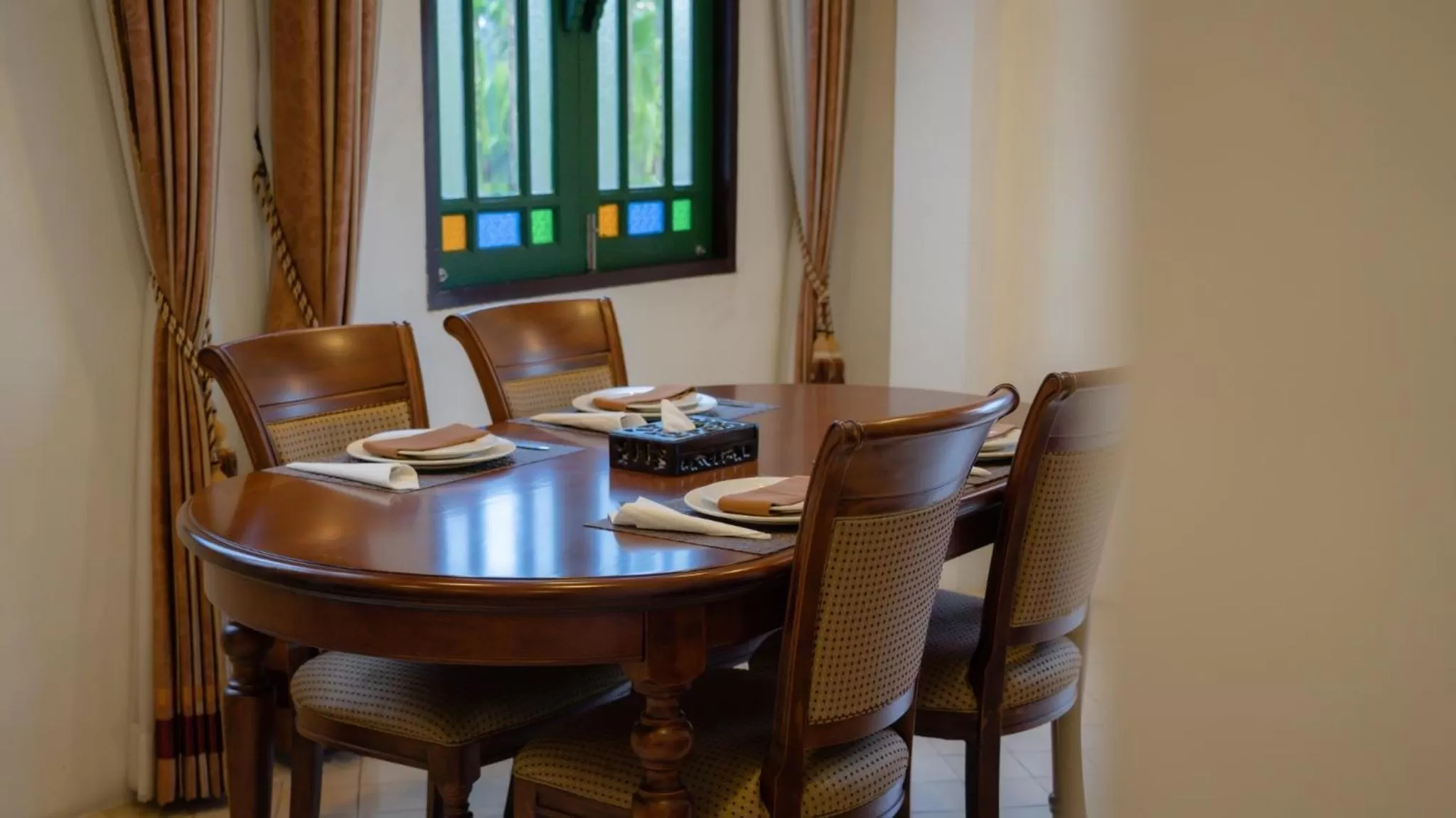 Living room, Dining Area in Cheva Gallery Boutique Hotel