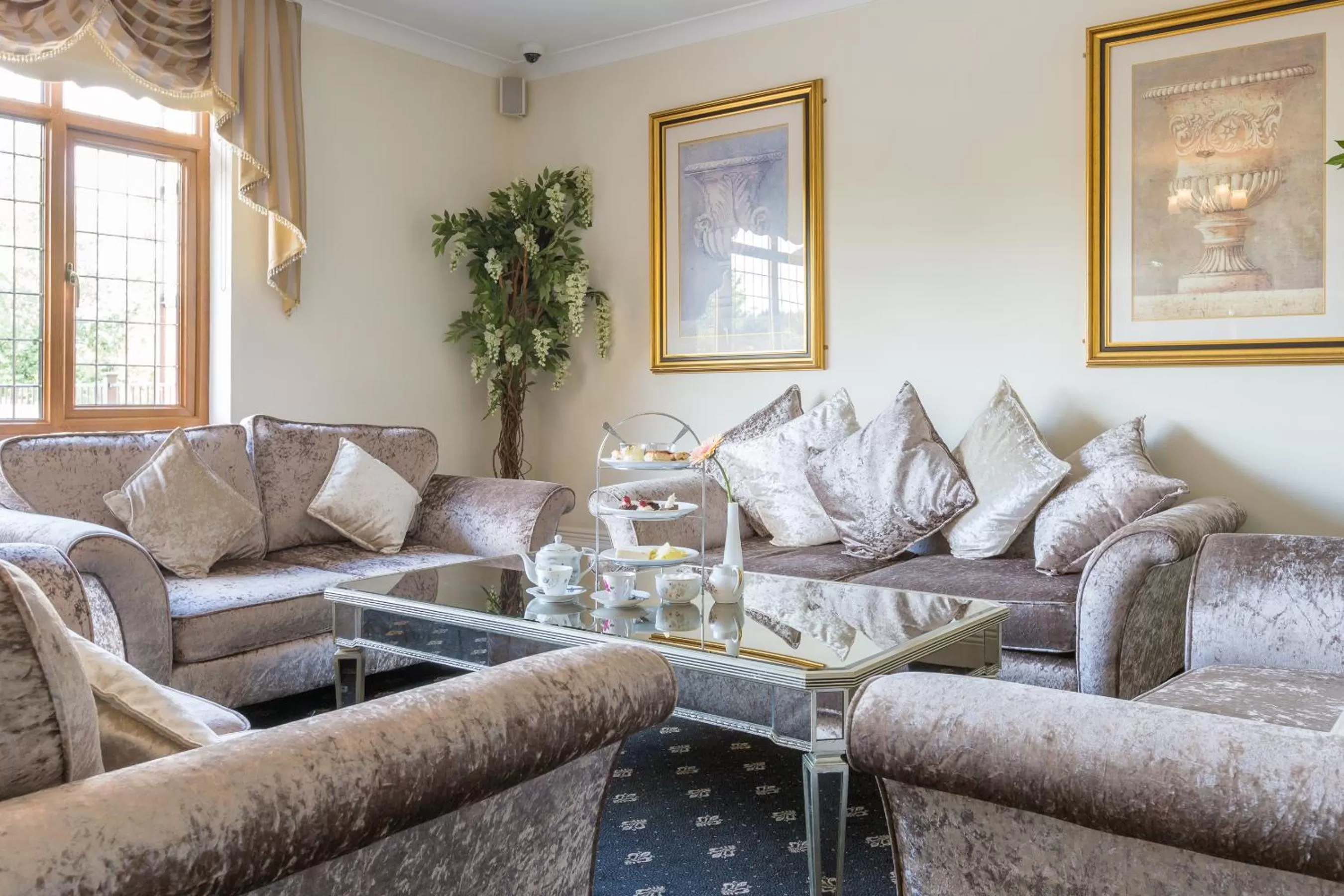 Toilet in De Rougemont Manor