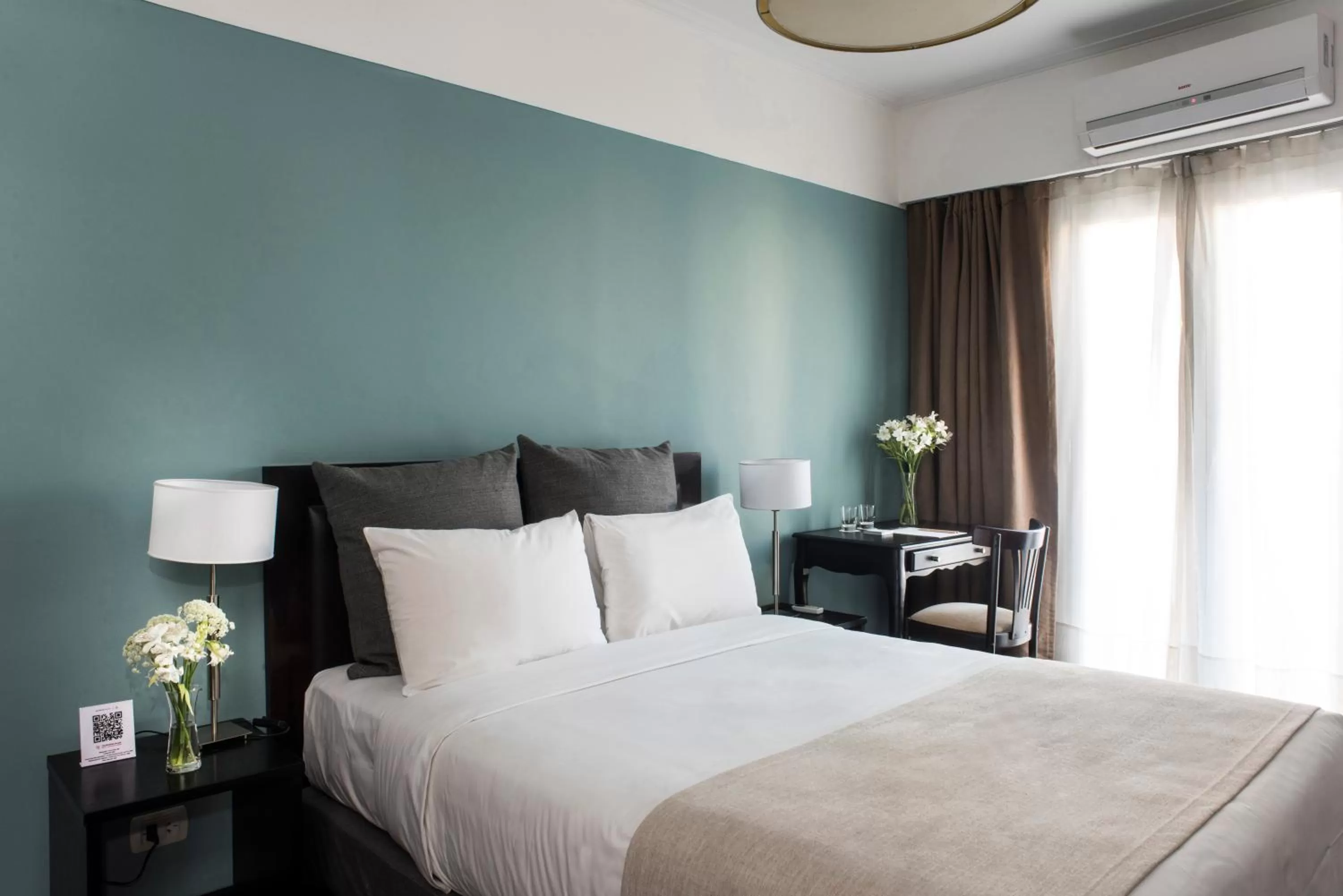 Bed in Rochester Hotel Classic