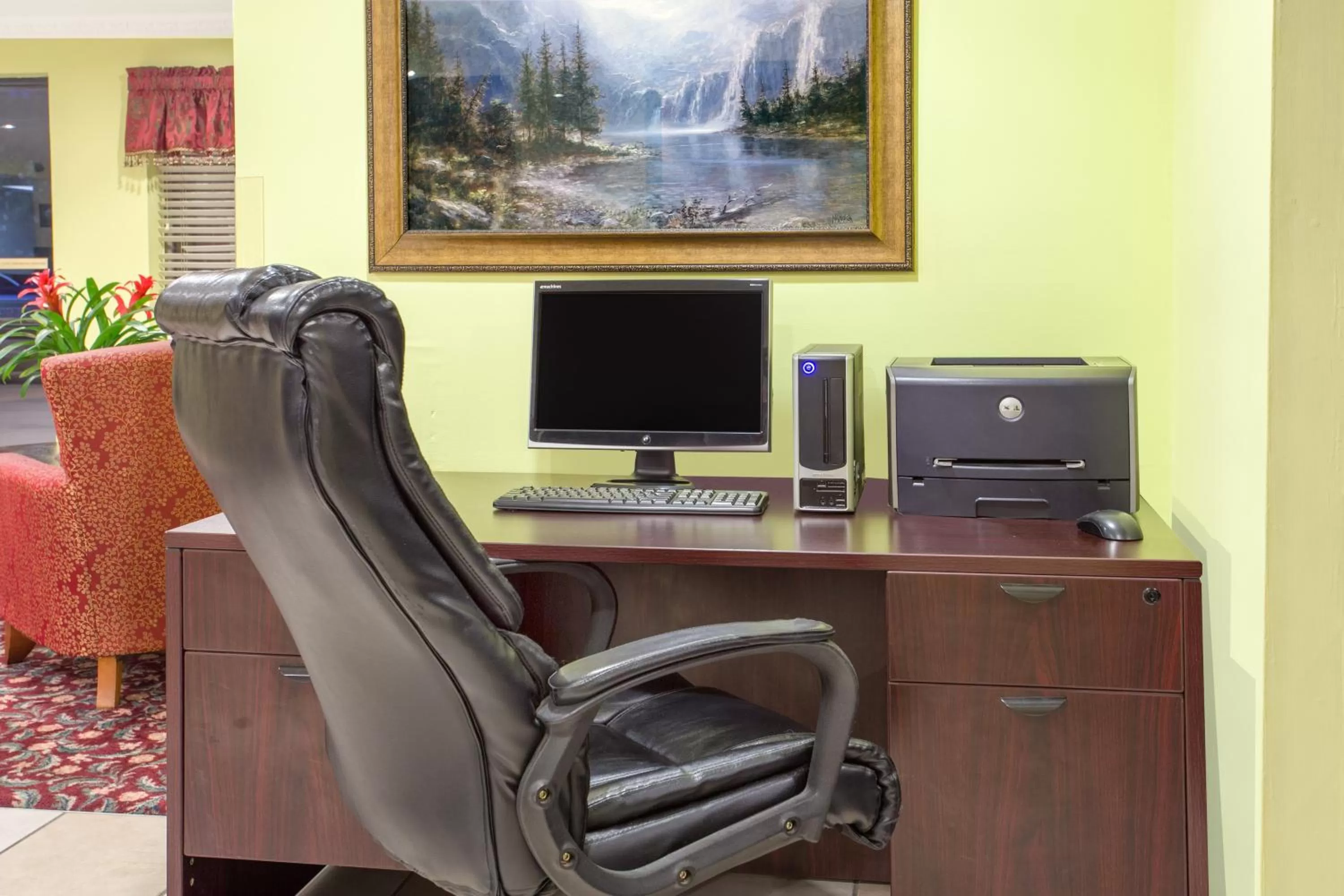 Business facilities in Days Inn by Wyndham Lake Village