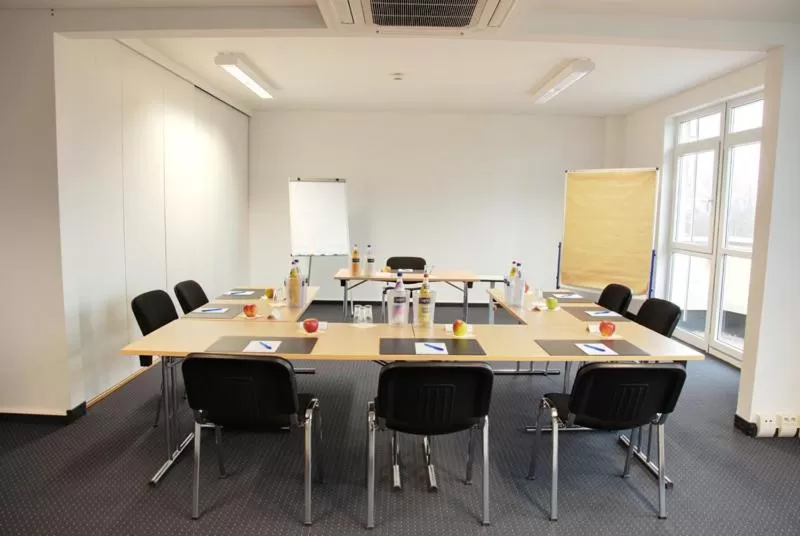 Meeting/conference room in Thermalis - Das Boardinghouse im Kurpark Bad Hersfeld