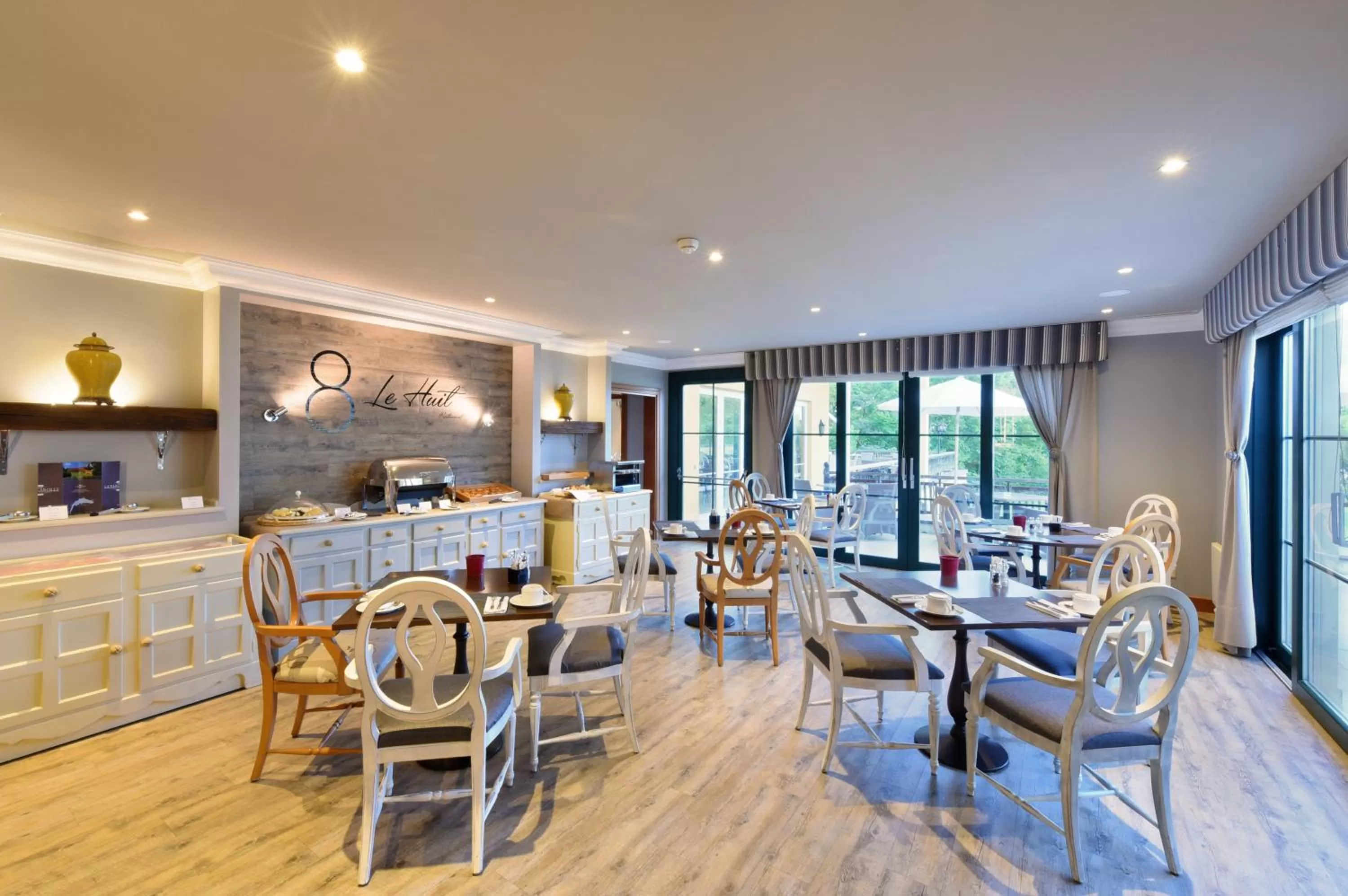 Restaurant/places to eat in Hotel La Barcarolle