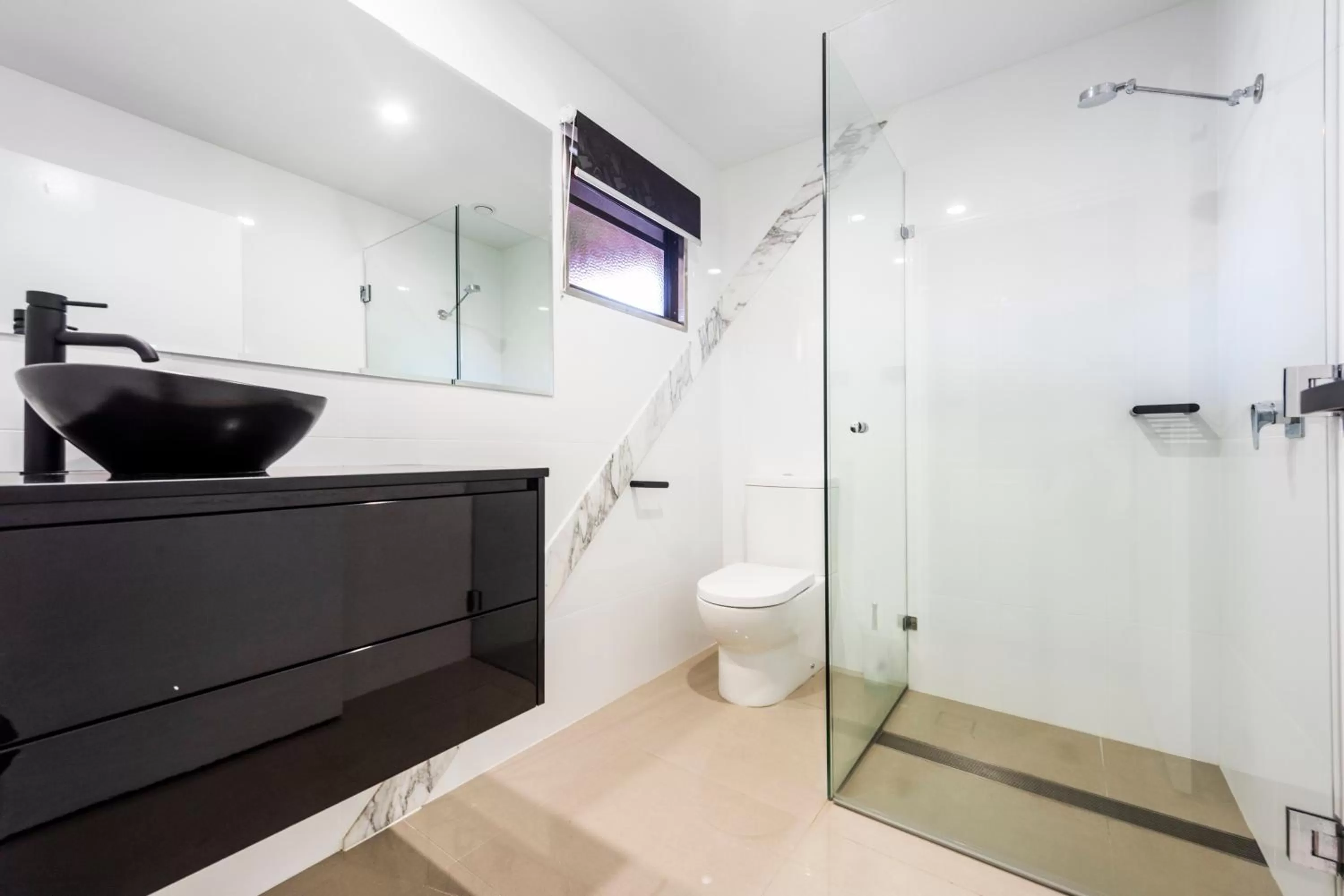 Shower in Abbey Motor Inn